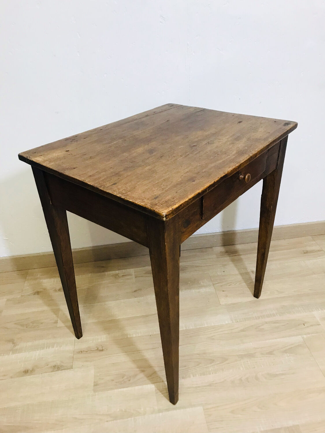 Wooden desk table