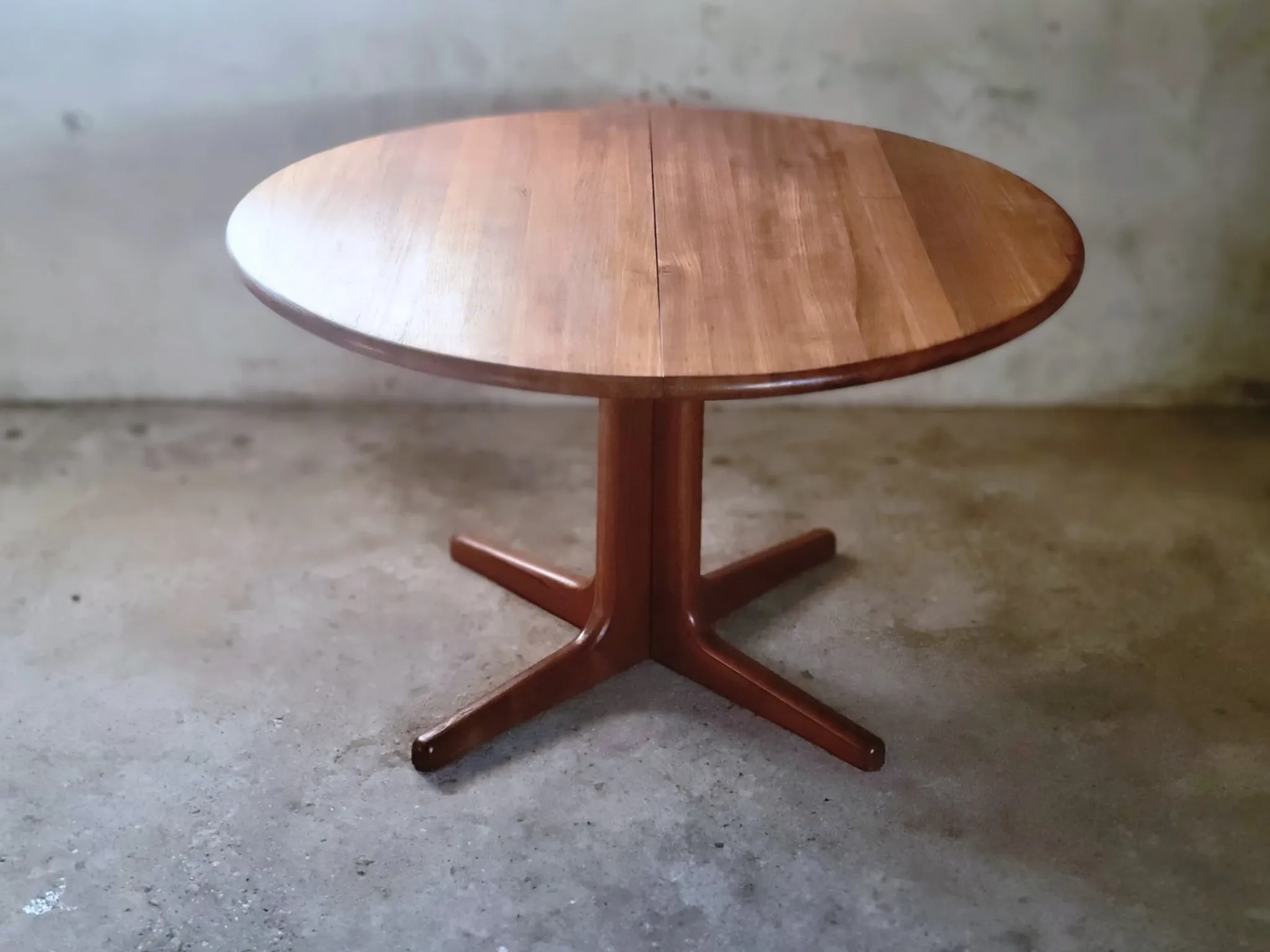 Solid teak Danish extendable dining table, 1960s
