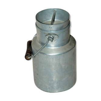 Pot à lait marque Unis Tournus France années 1930-1950, marques d'usage. Contenance 1,5 litres