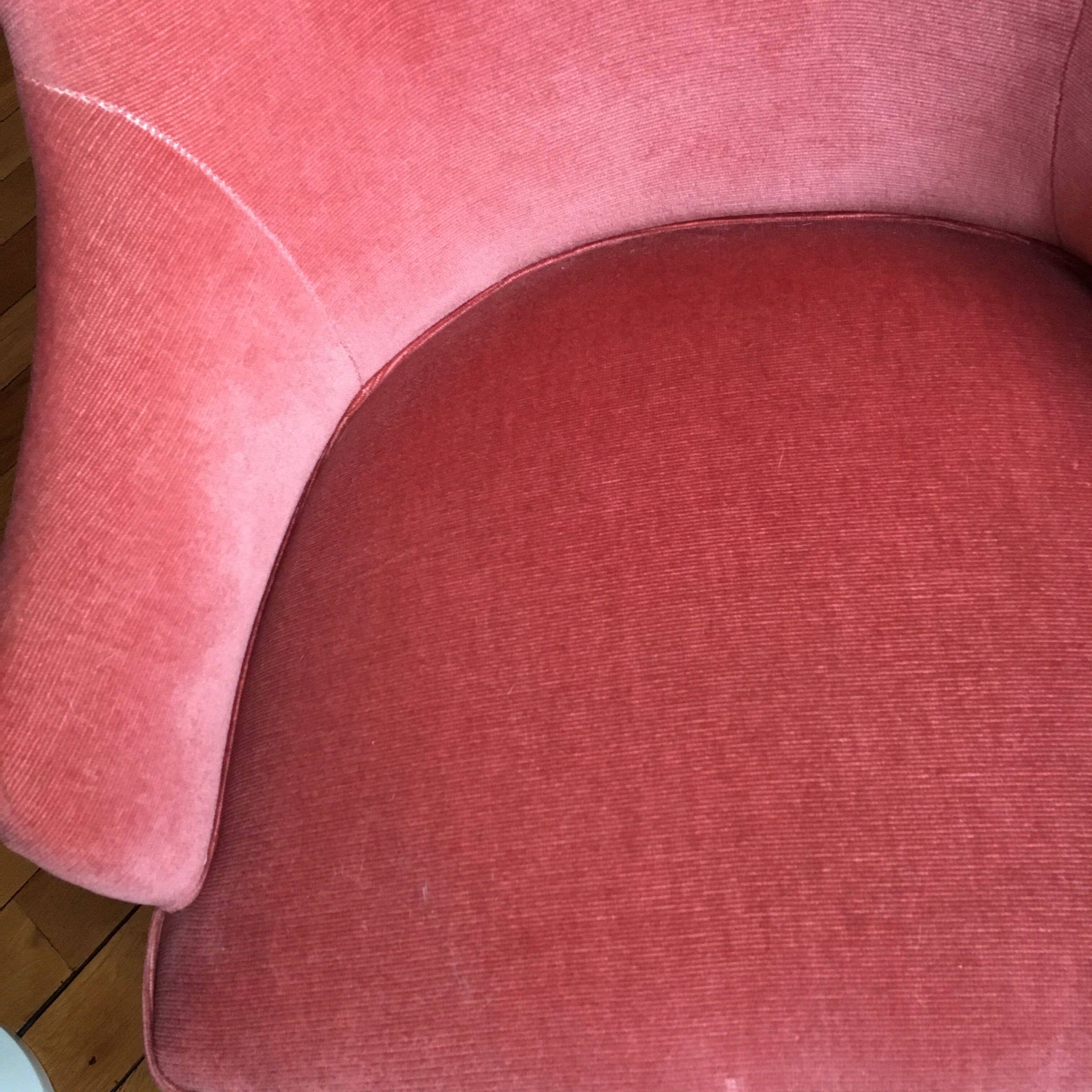 Fauteuil crapaud velours rose framboise