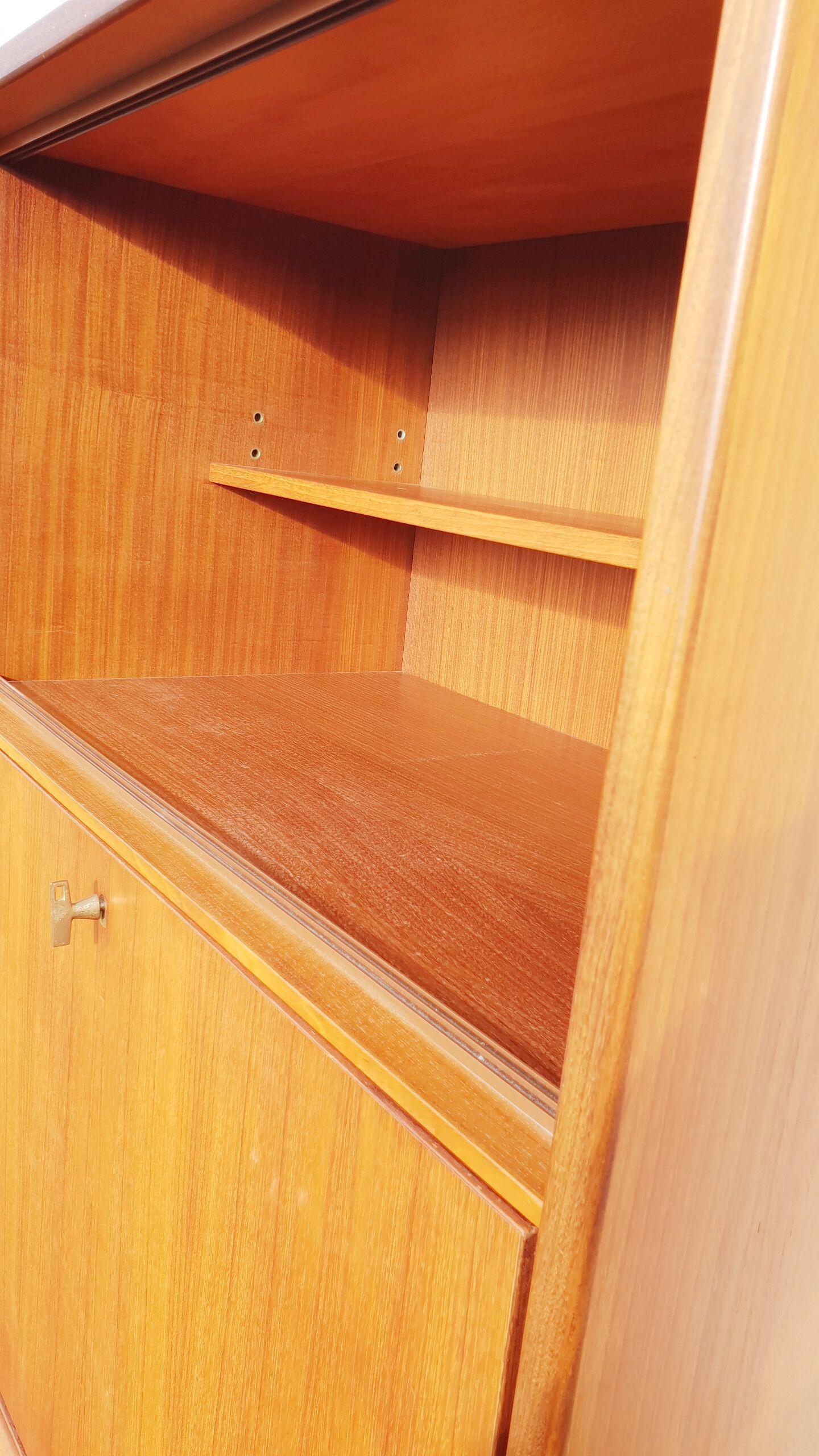 Scandinavian secretary cabinet