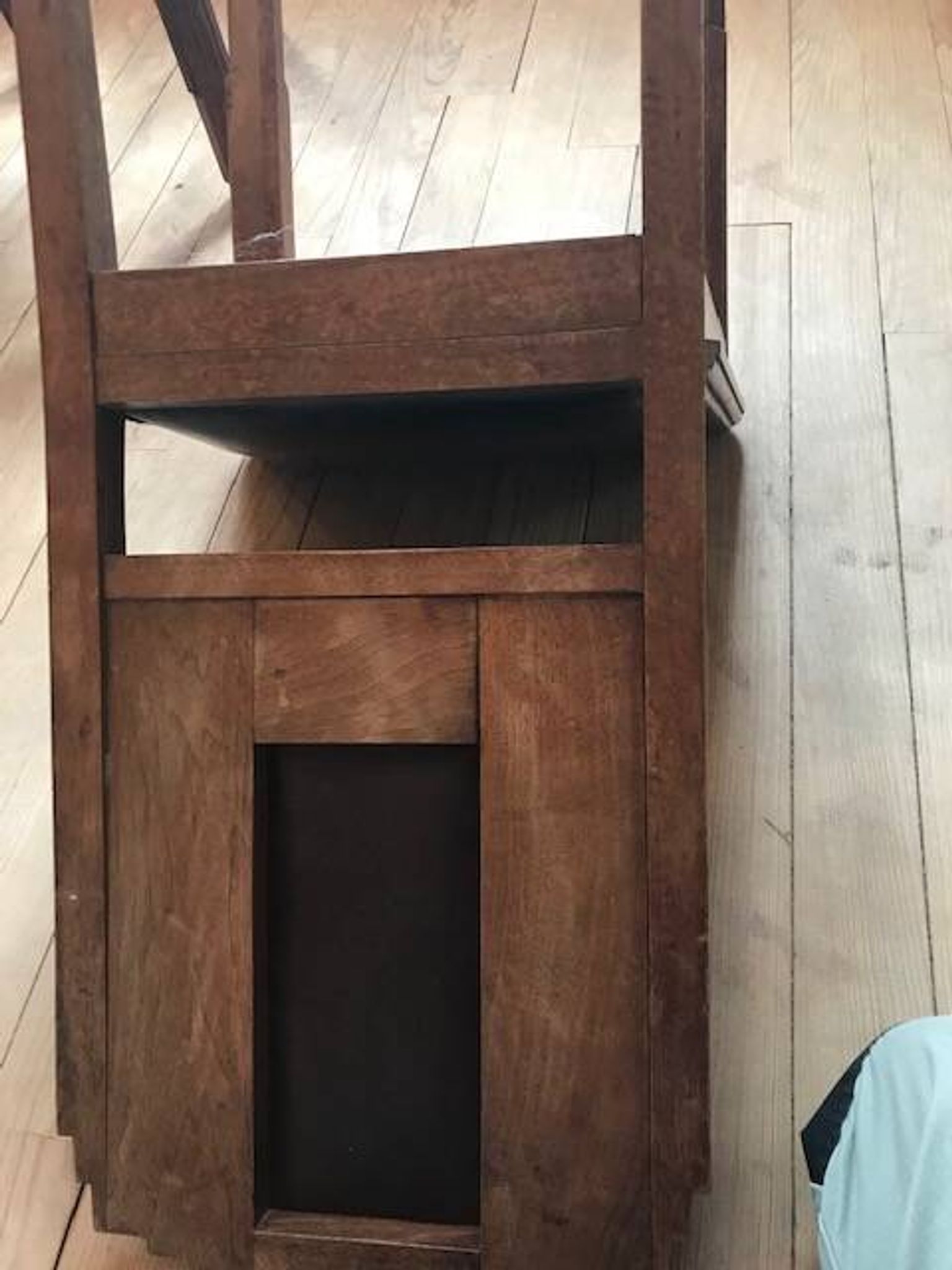 Lot de 5 chaises Art deco + une avec pied cassé