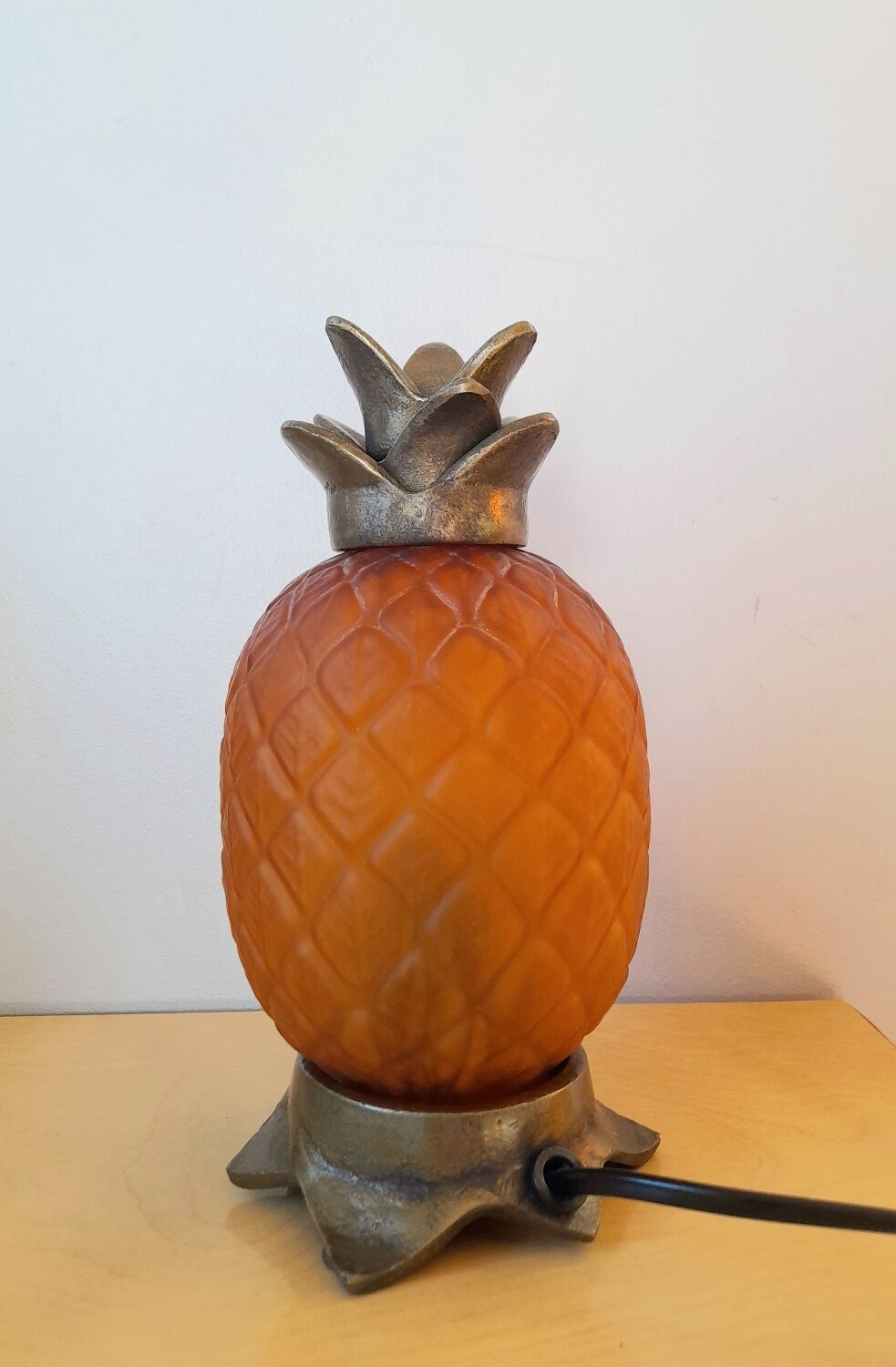 Pineapple lamp