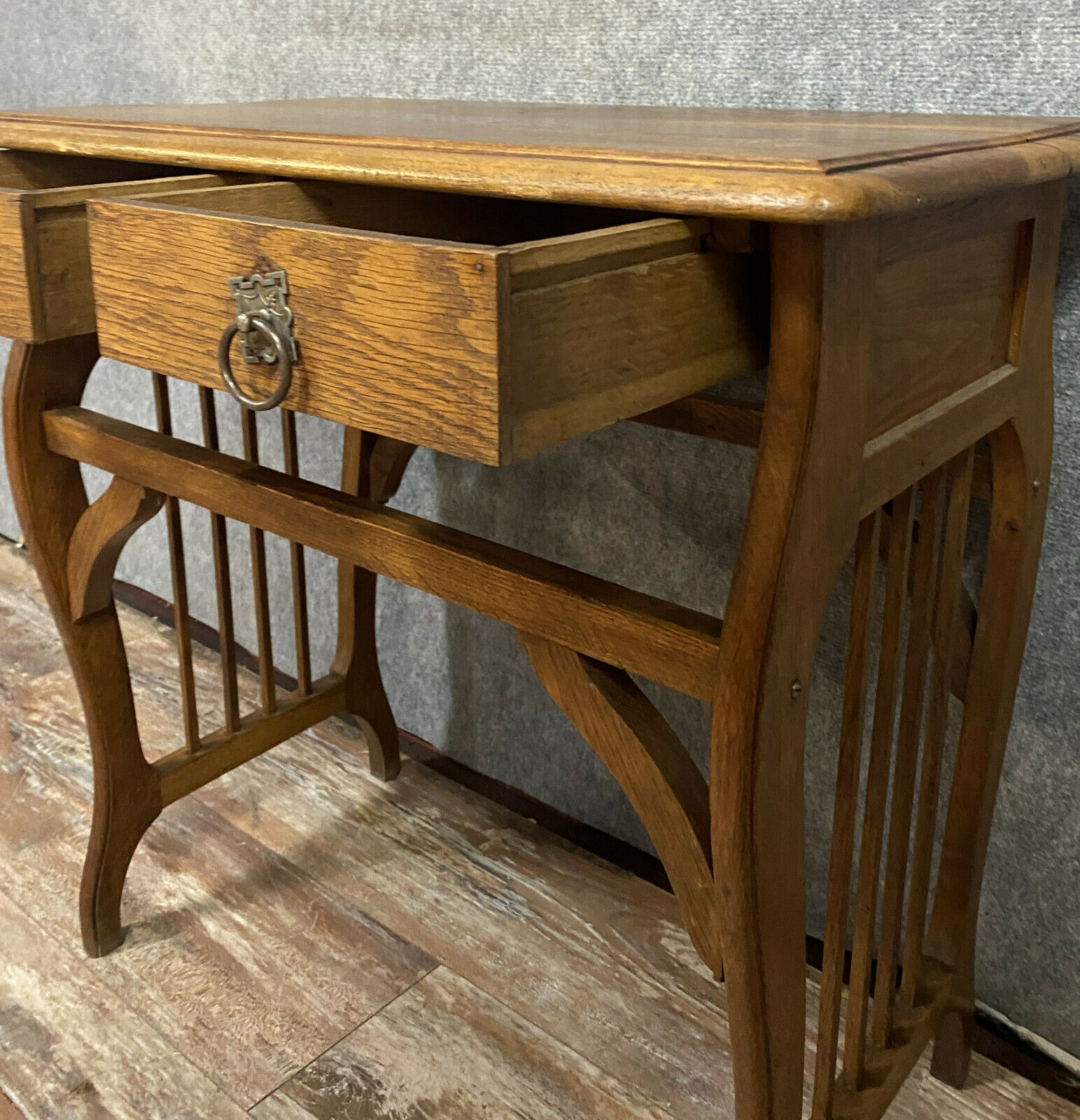 Office Nancéien Art Nouveau era in blond oak around 1900