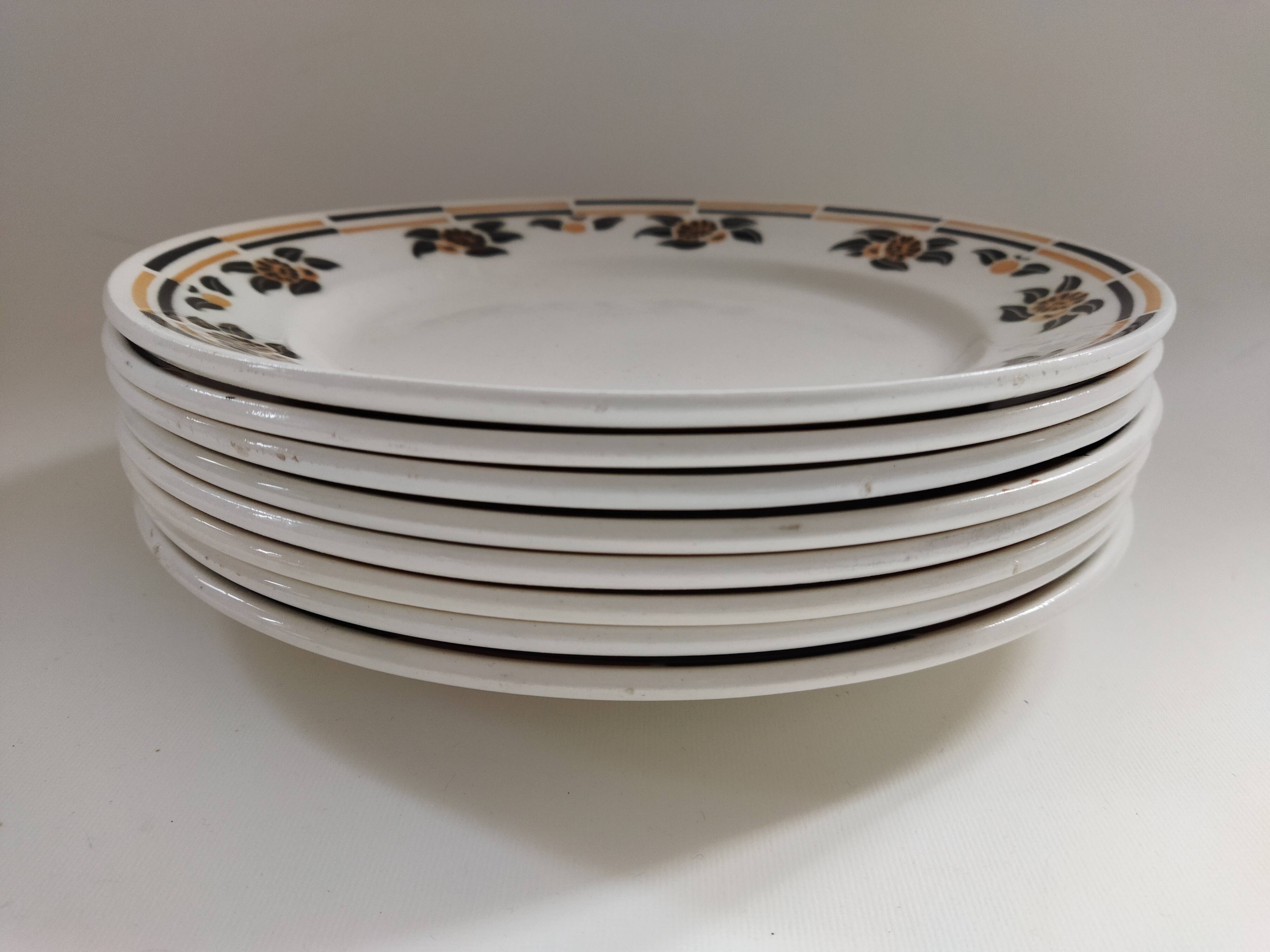 8 Badonviller “Modern” plates