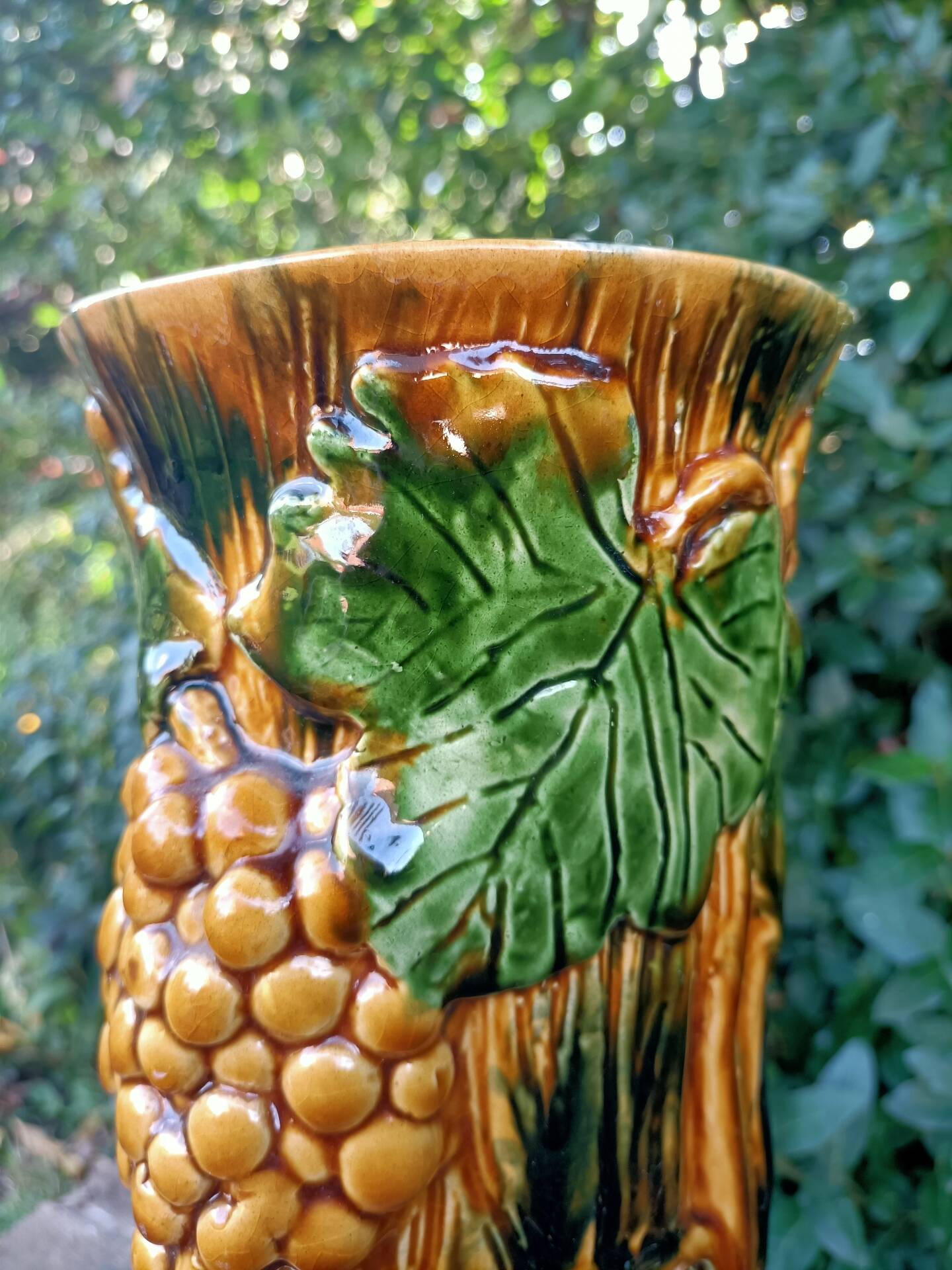Retro Grapevine Barbotine Vase