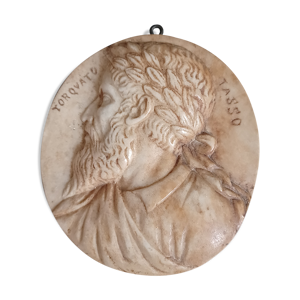 Ancien médaillon en marbre sculpté