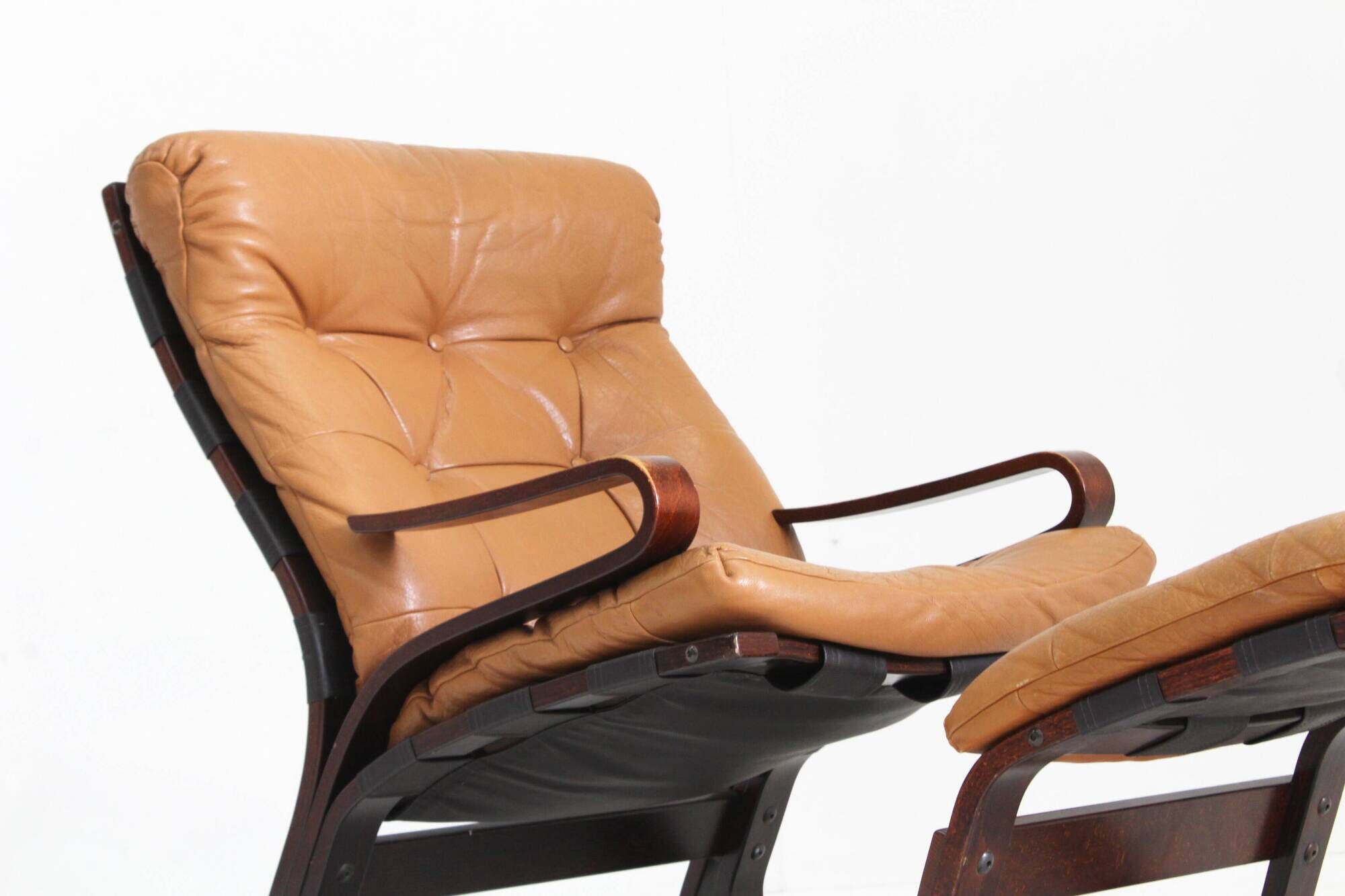 Vintage Kengu lounge armchair designed by Erda & Nordahl Solheim