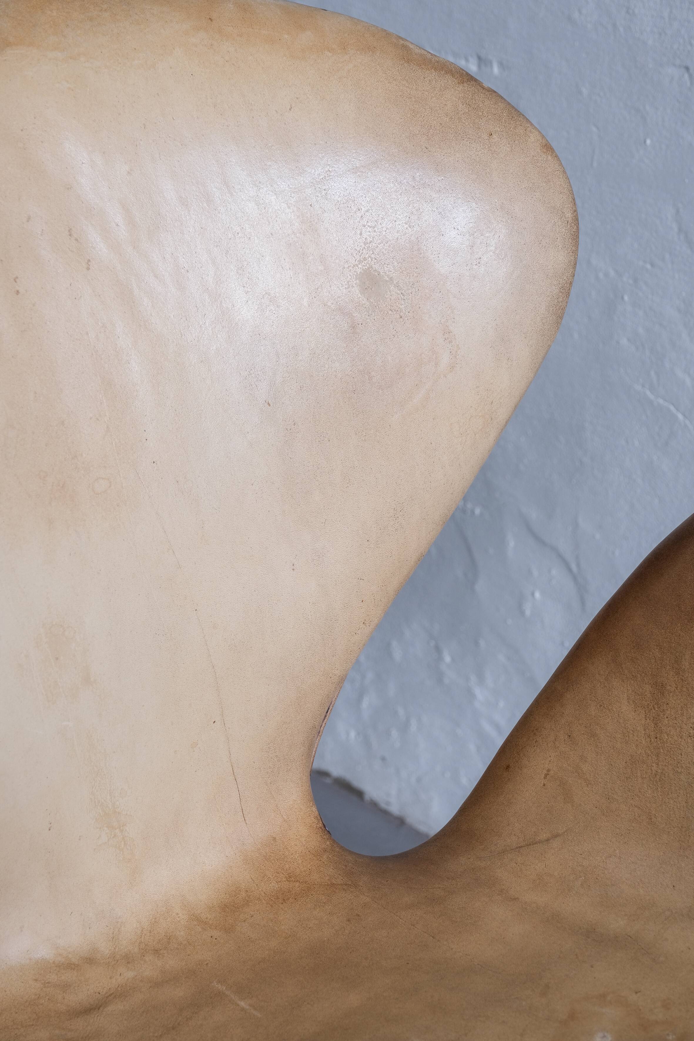 Swan chair by Arne Jacobsen 1971