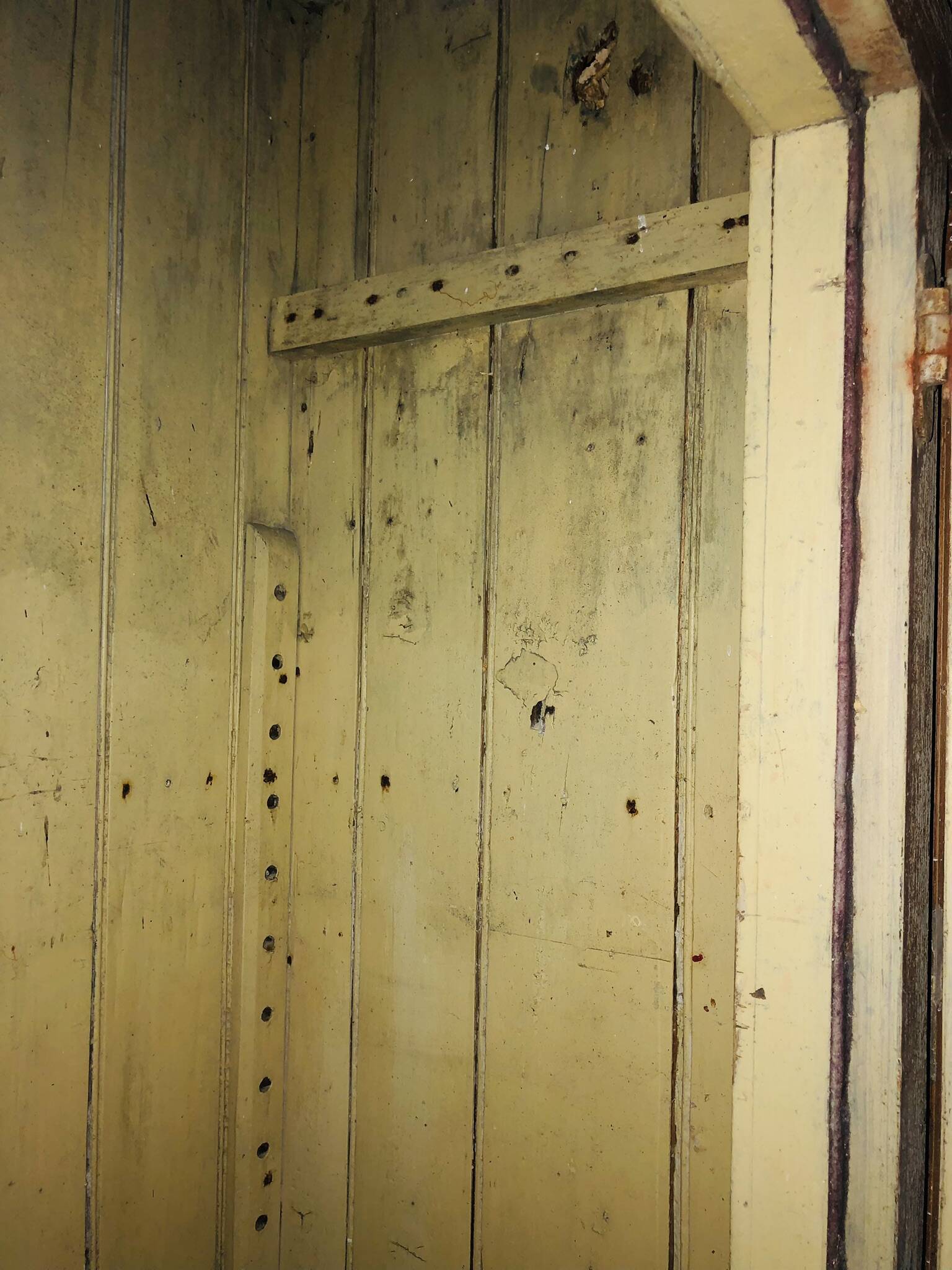 Large Fridge - Cabinet in a pretty Dijon patina from the 1900s
