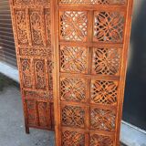 3-leaf screen in cut wood