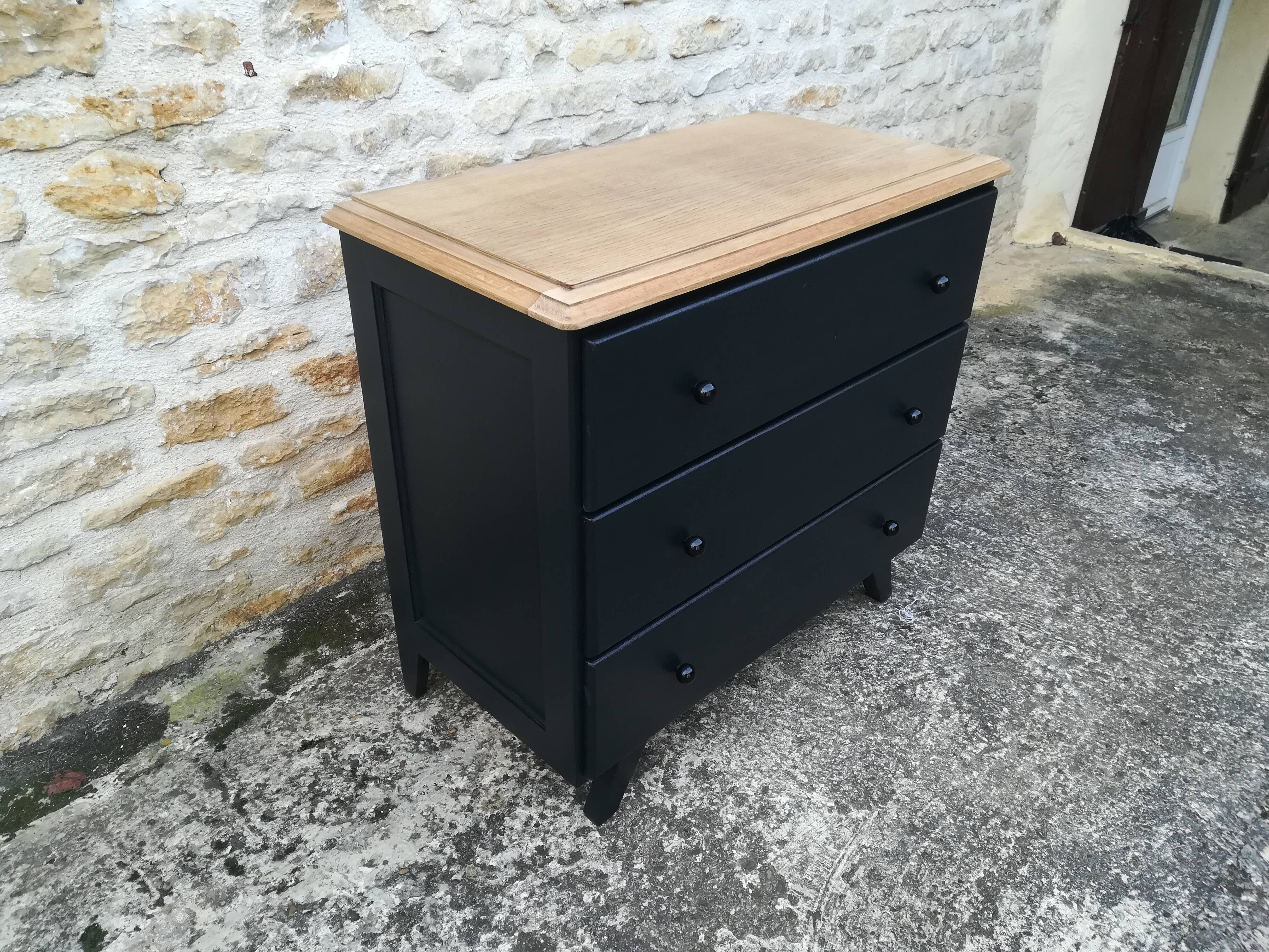 Vintage chest of drawers