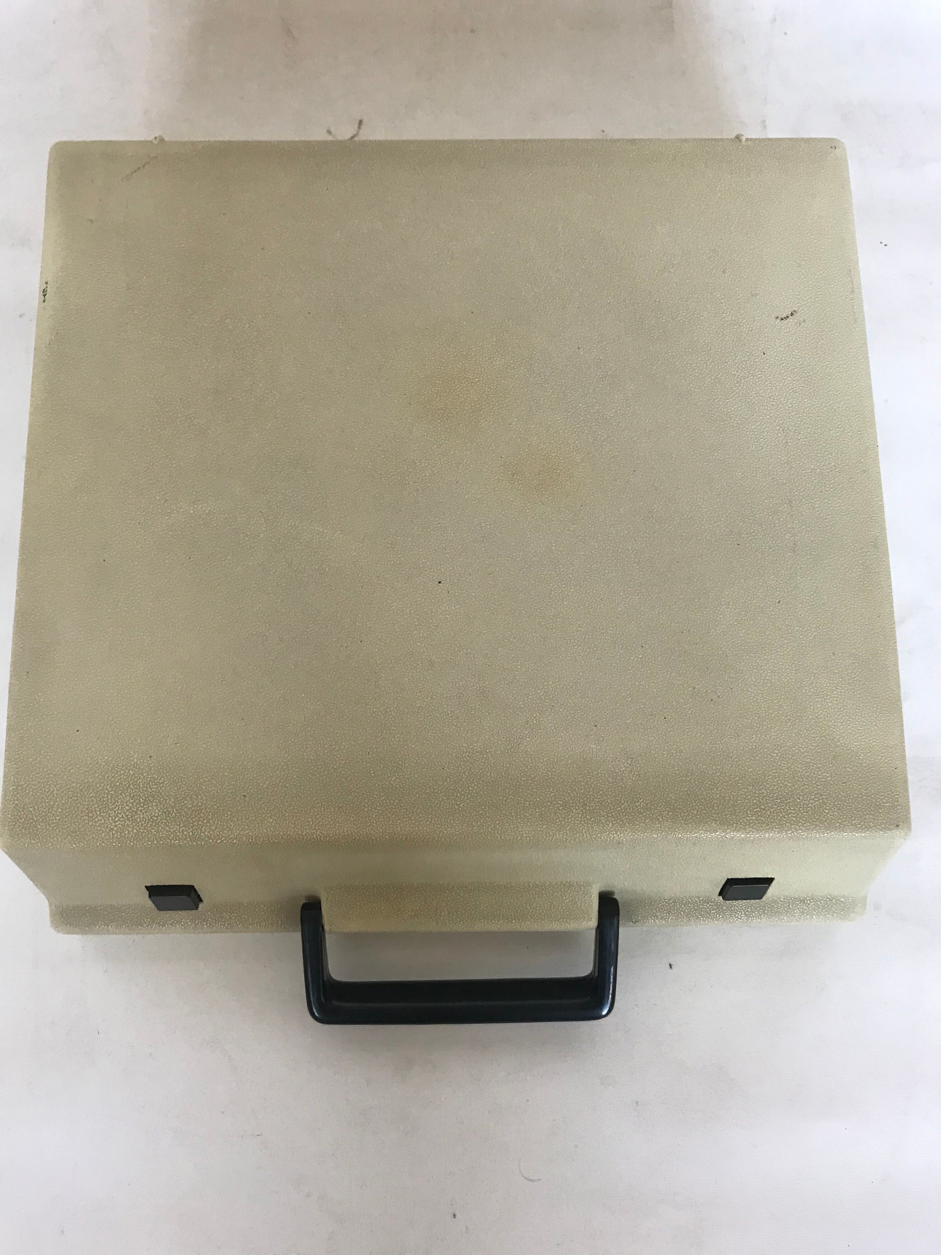 Typewriter, Olympia Traveller de Luxe