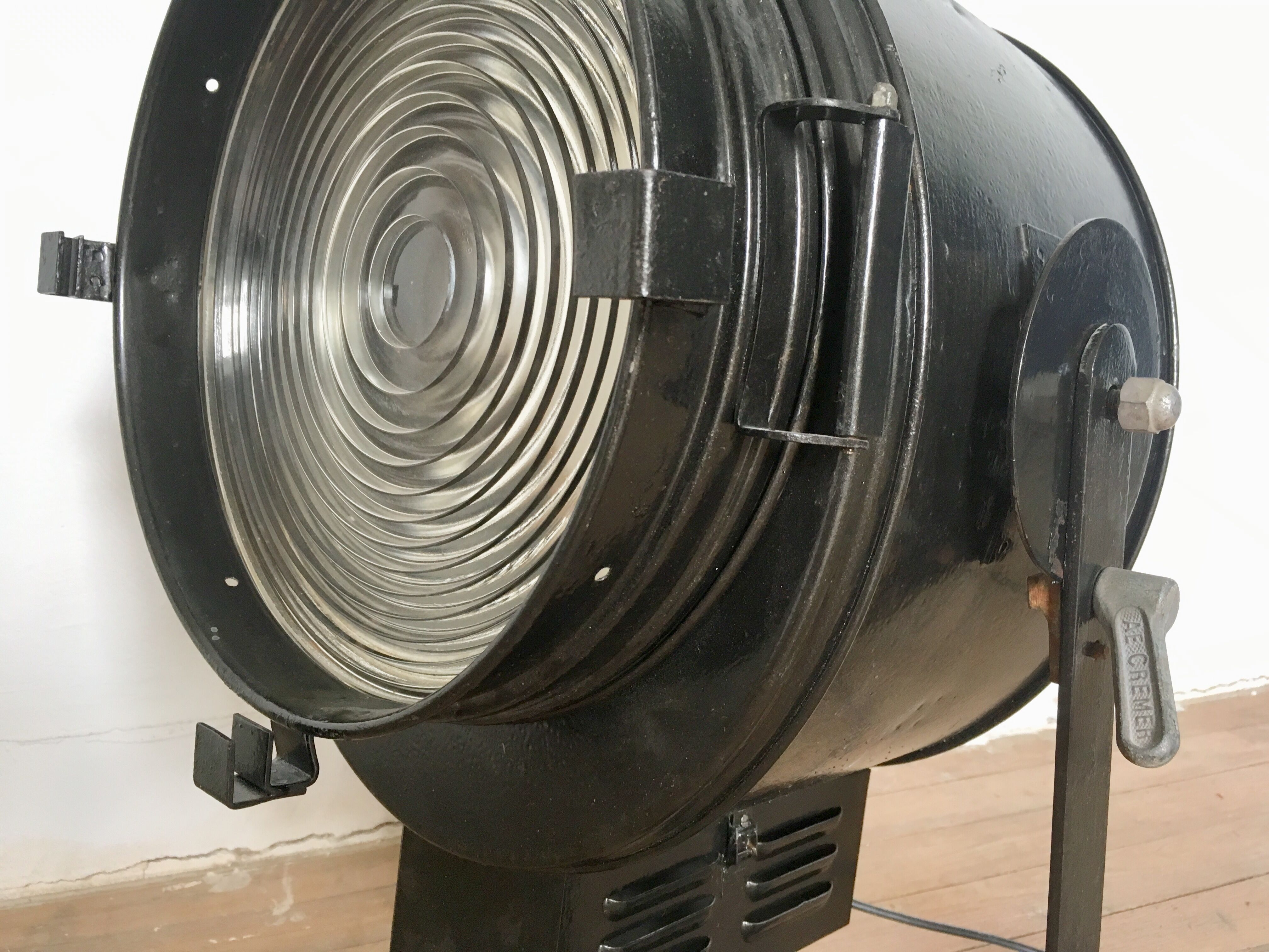 Cremer 2kw vintage cinema projector