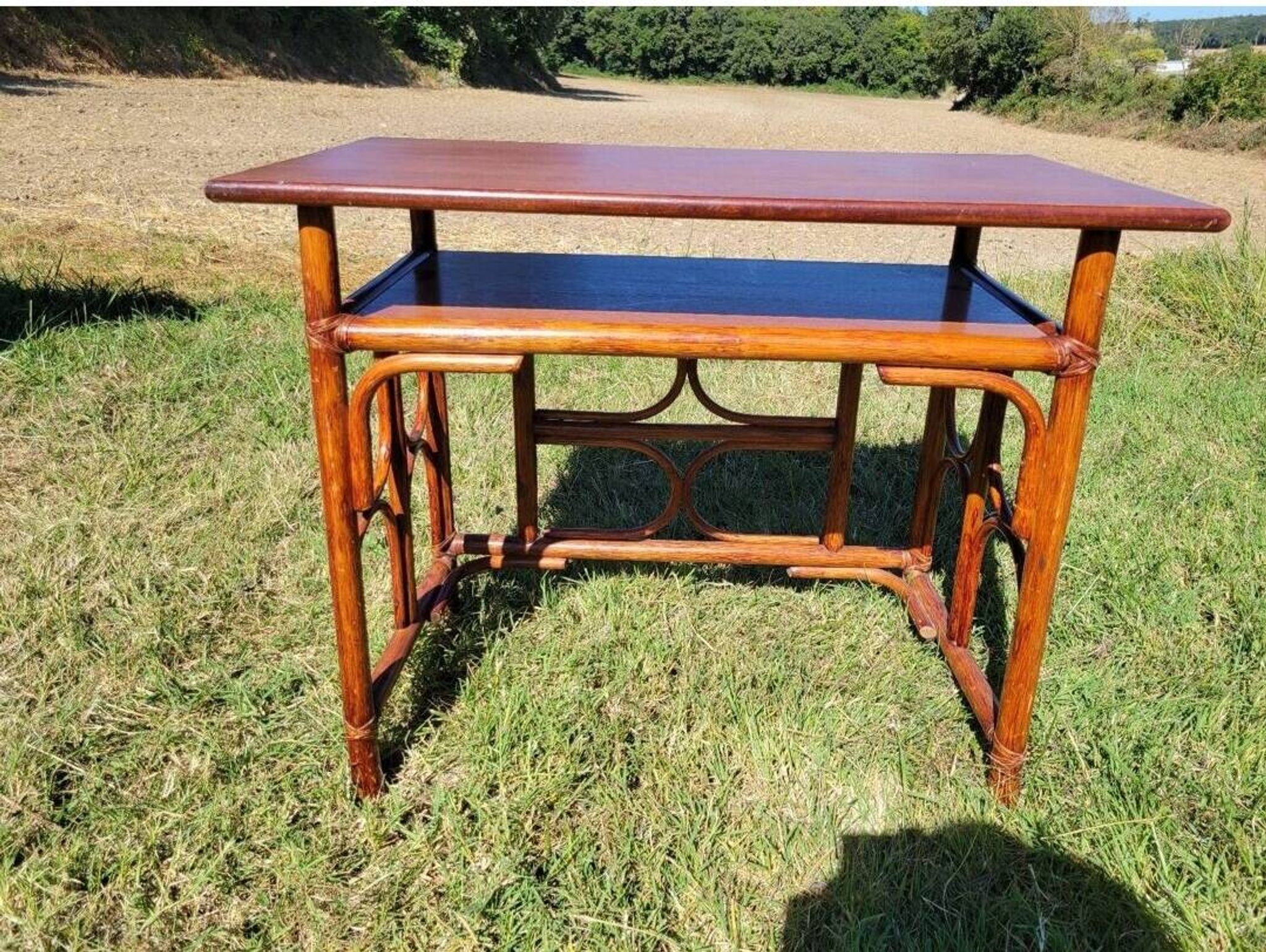 Bureau en bambou et rotin