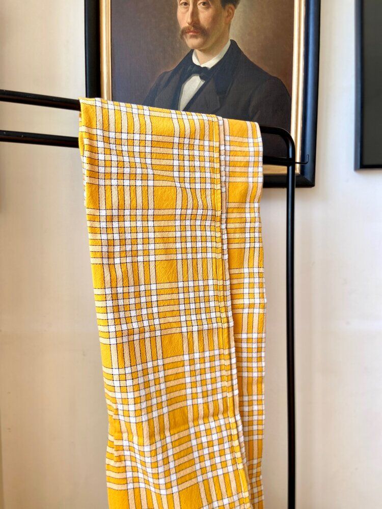 Yellow plaid cotton tablecloth ☐ 140 x 175 cm
