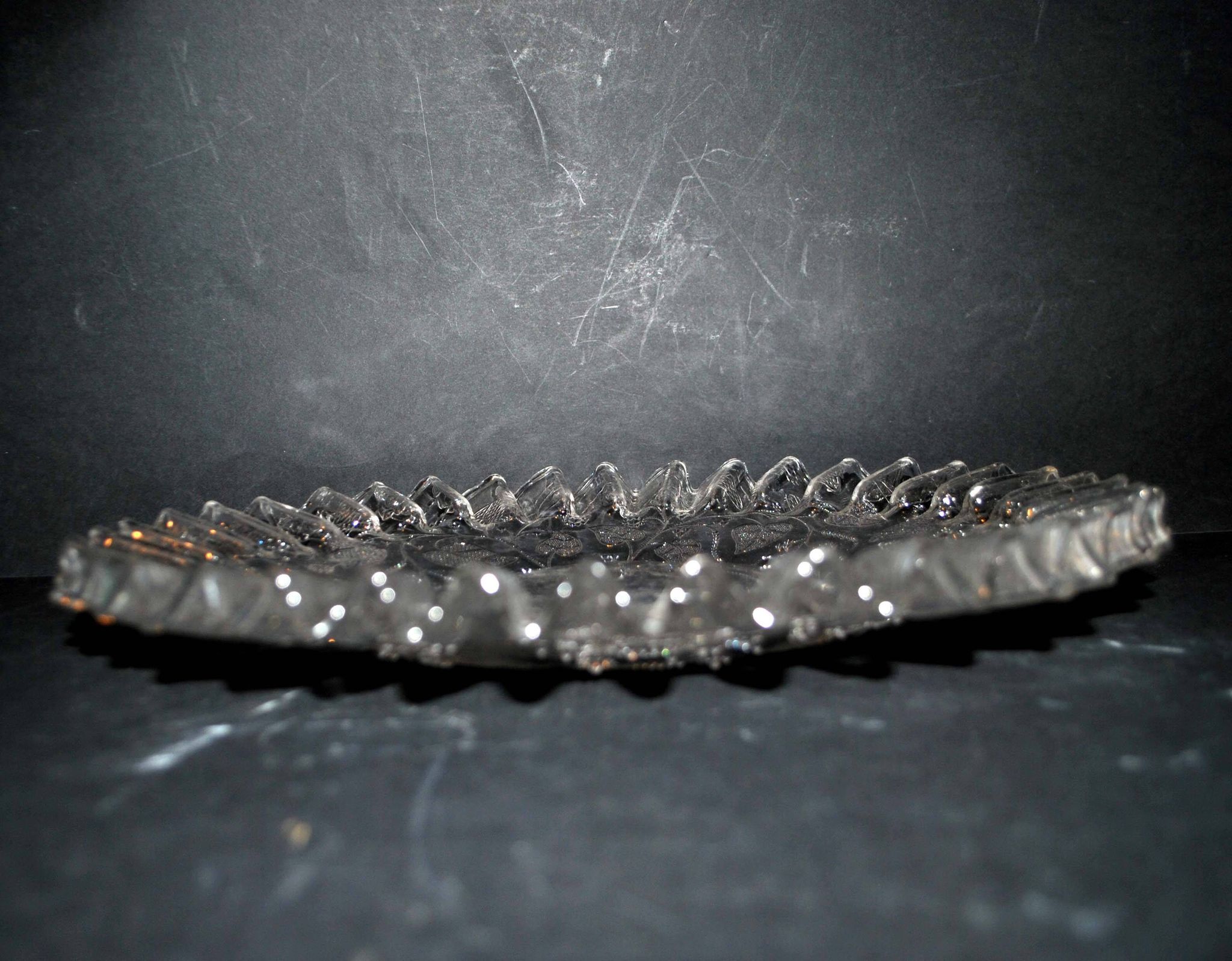 Old molded glass cake dish cutter - ivy decoration wavy edge 31cm