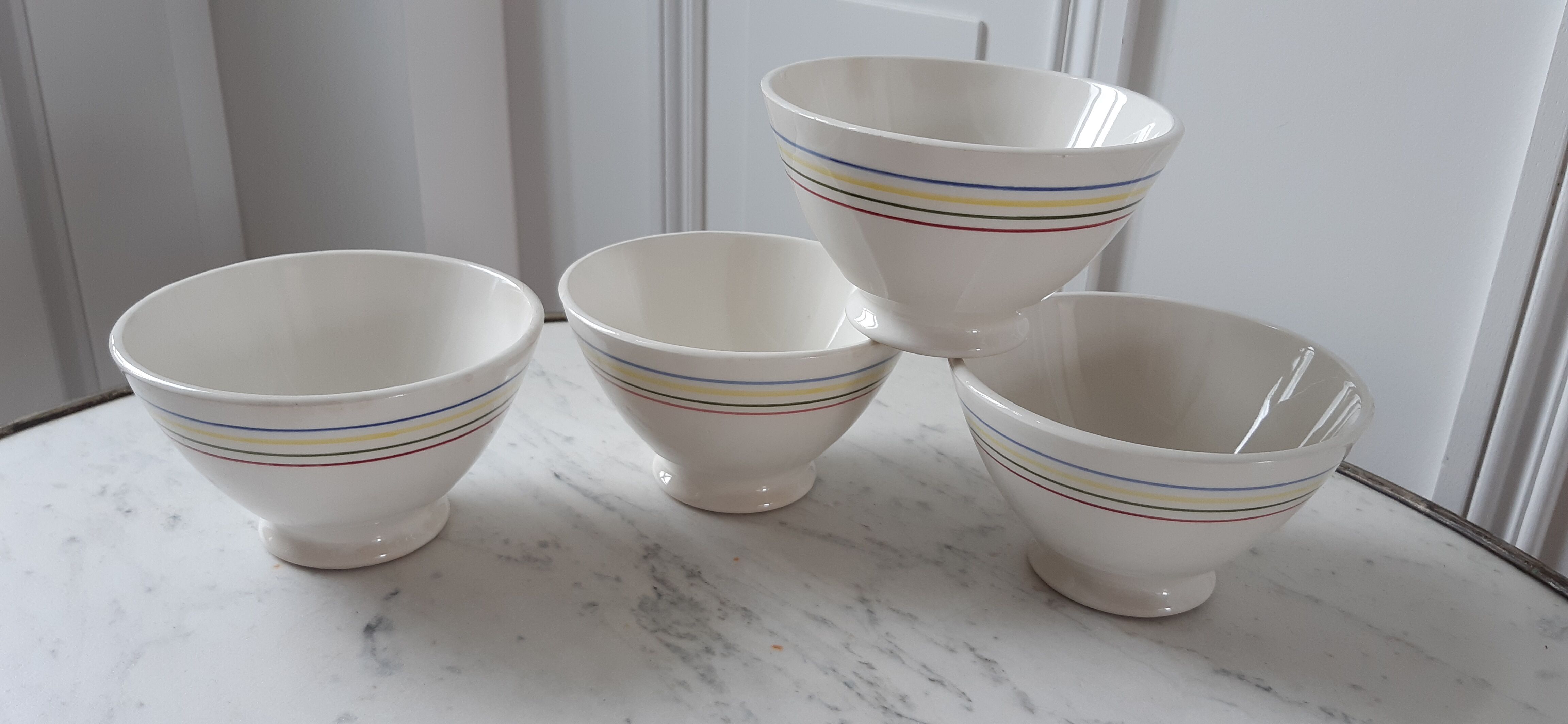 Set of 4 bowls old 40s