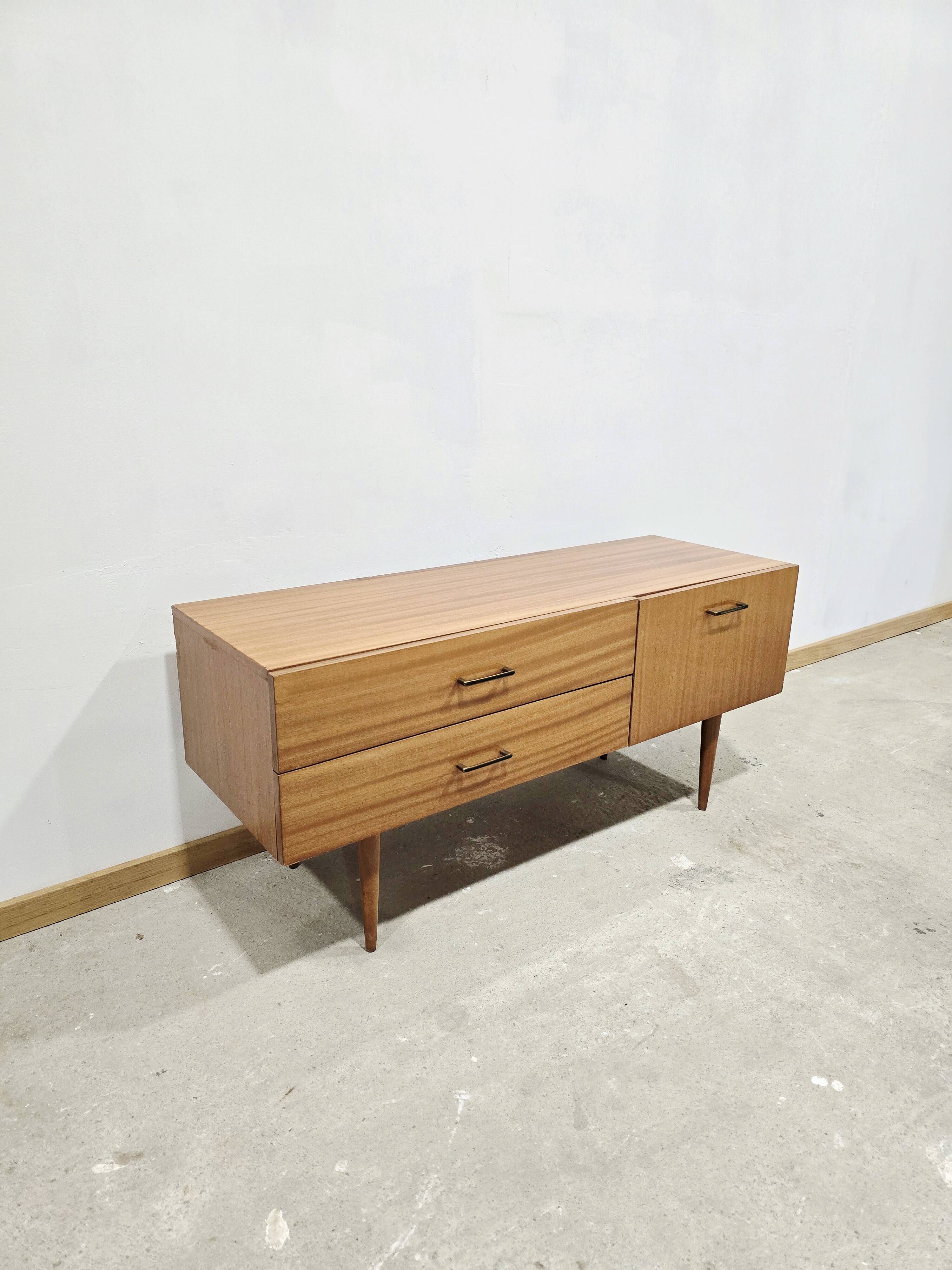 Vintage Mahogany-Coloured Sideboard with Brass Handles – 1990s