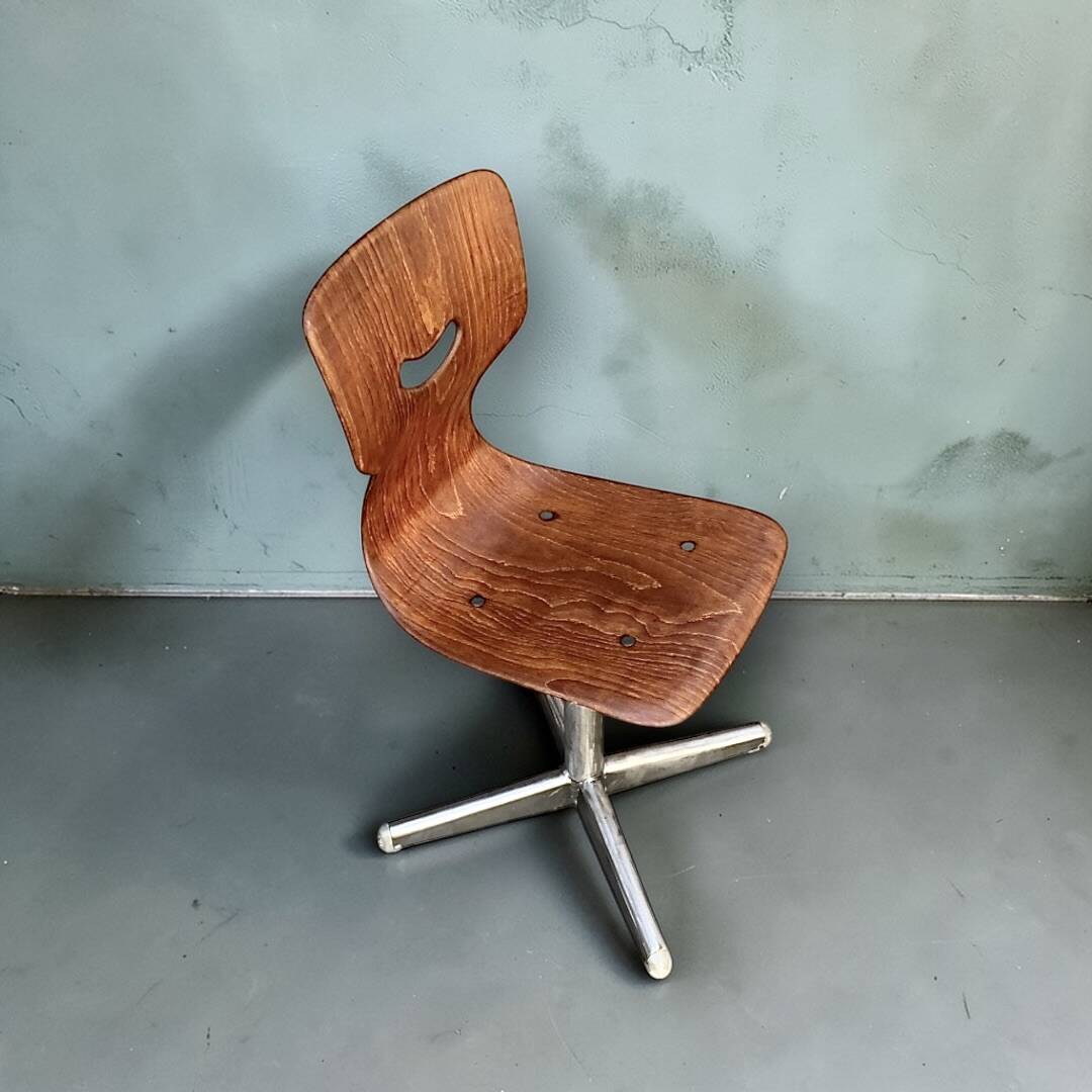 Vintage children's chair in moulded wood Pagholz – Smiley mini format chair