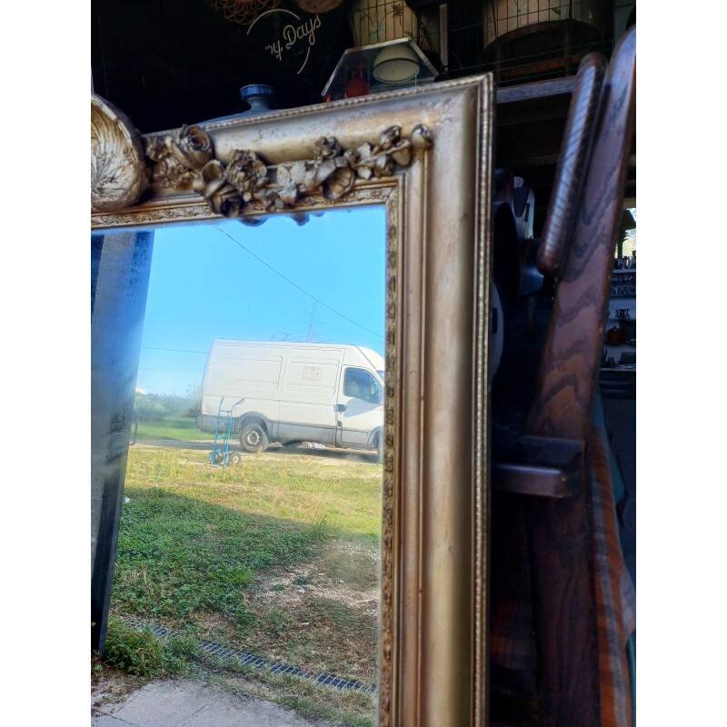 19th century mirror in wood and gilded stucco "scallop shell"