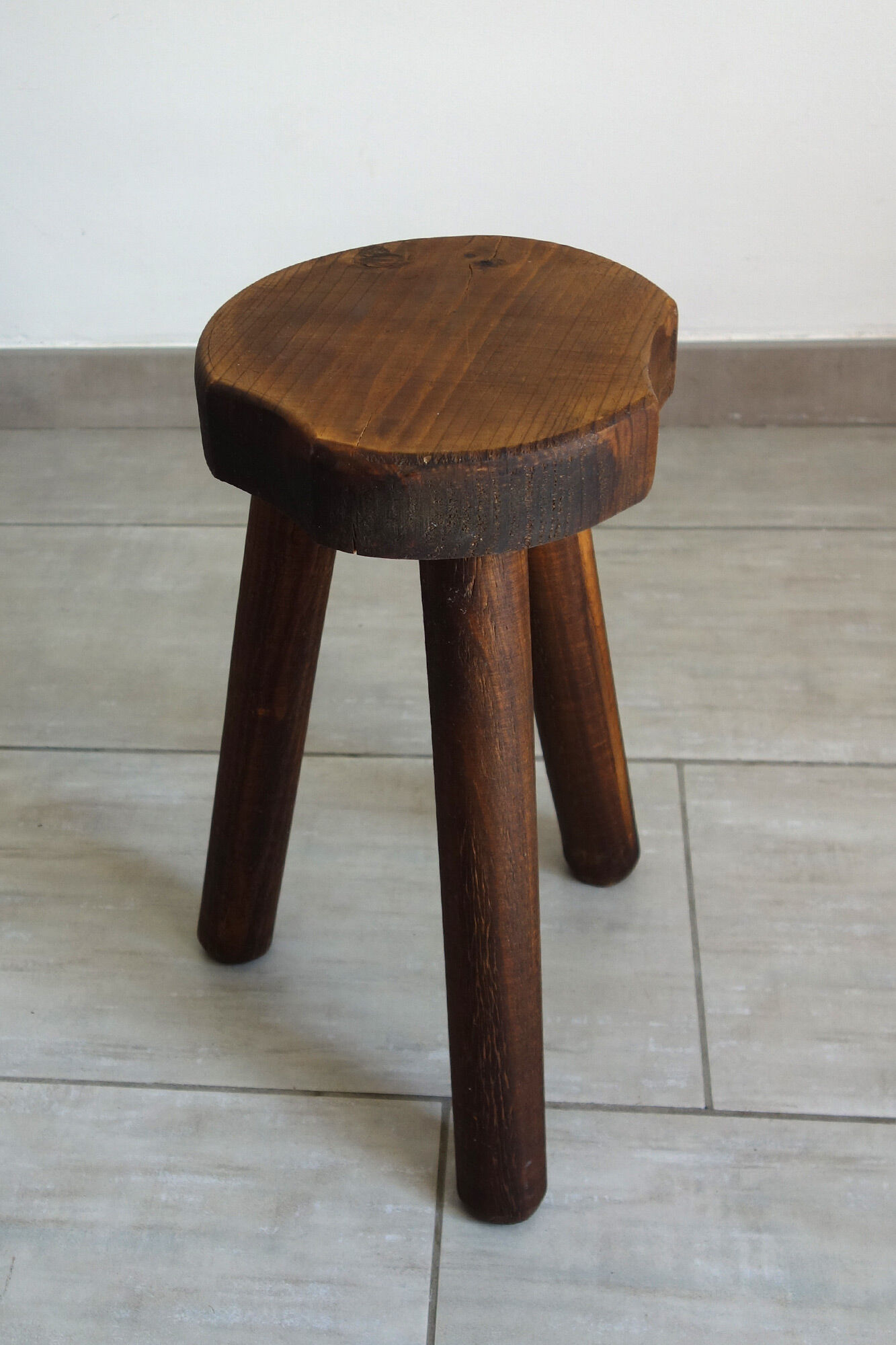 Tabouret tripode art populaire vintage