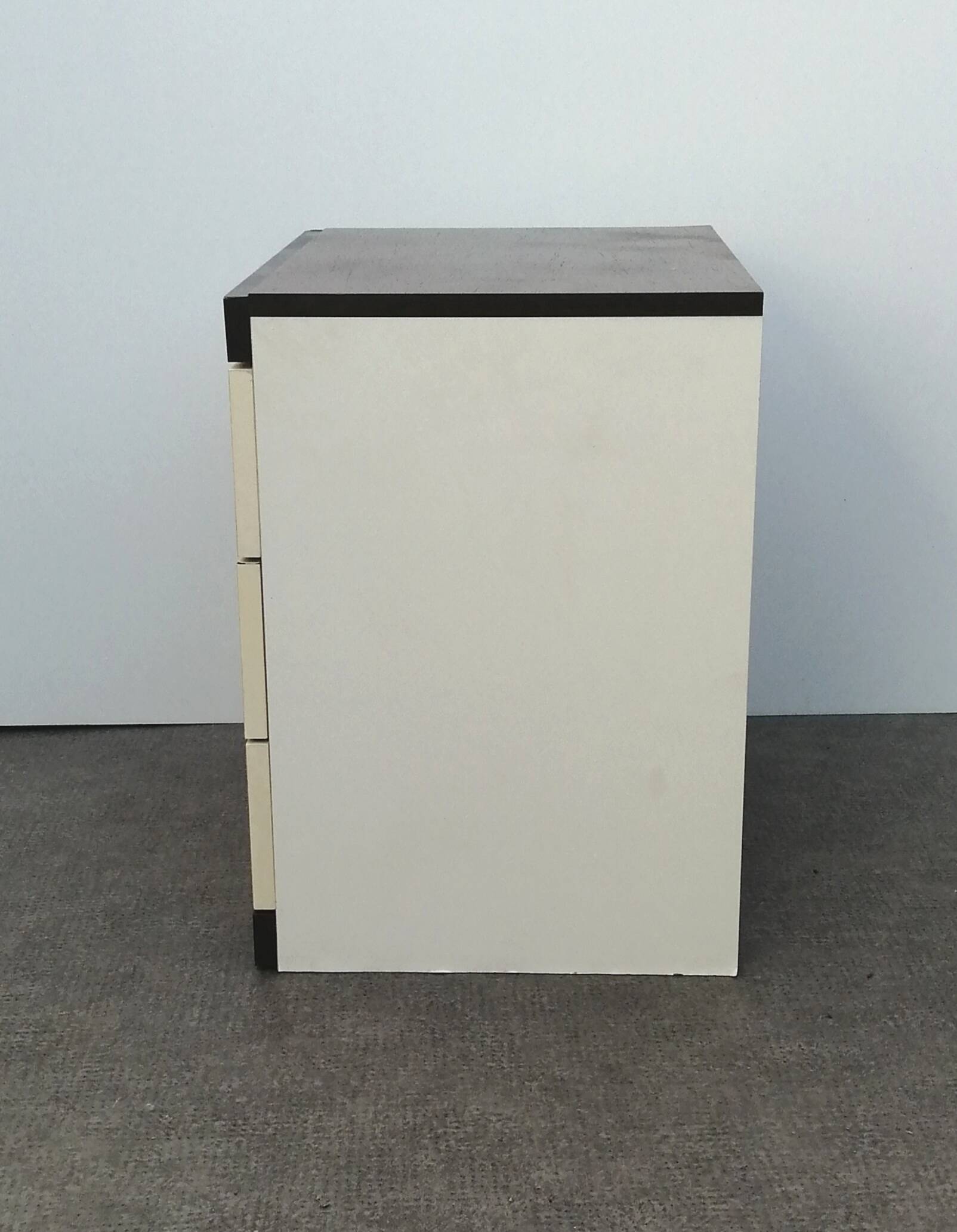 Vintage 3-drawer bedside table in wood and vintage veneer 1970