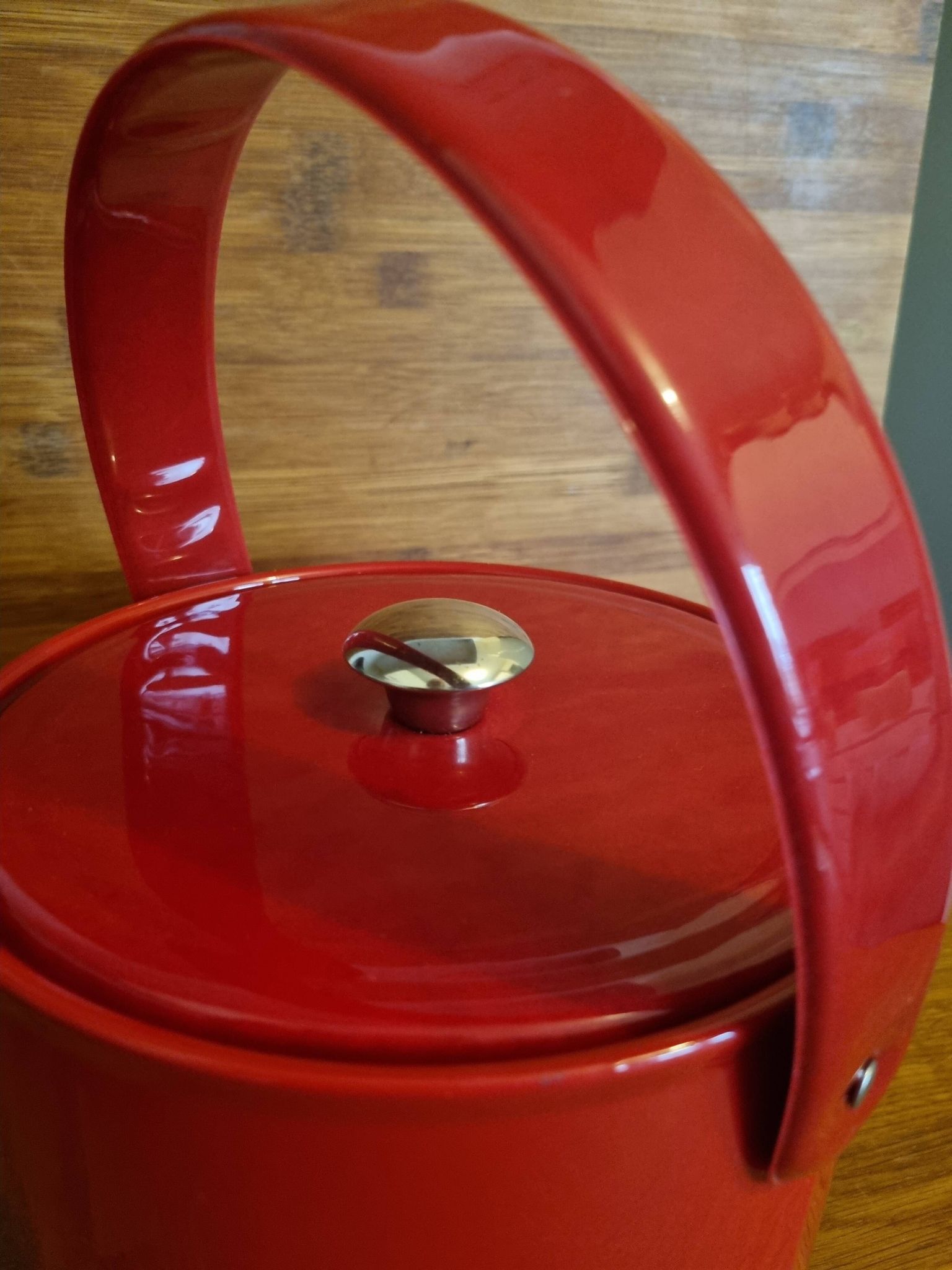 Vintage 1970s red vinyl ice bucket, Georges Briard style, USA