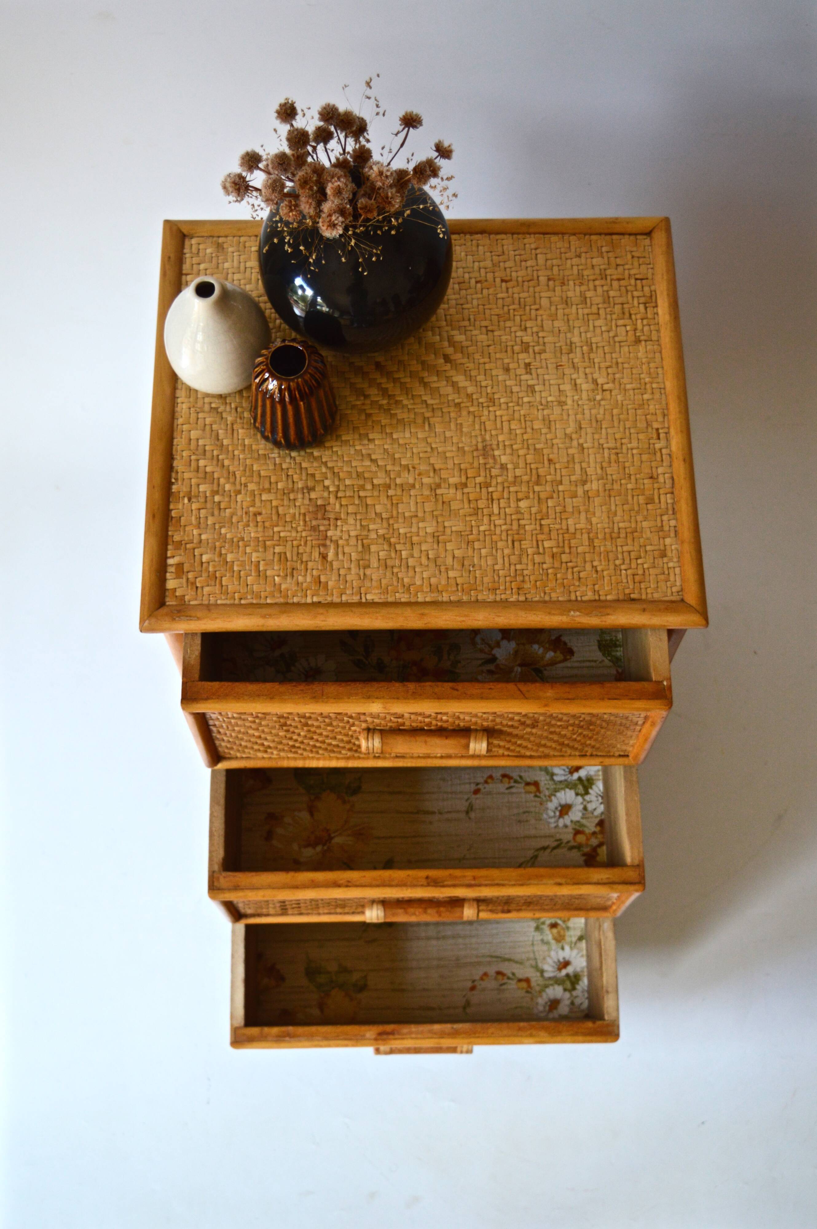 Wicker chest of drawers