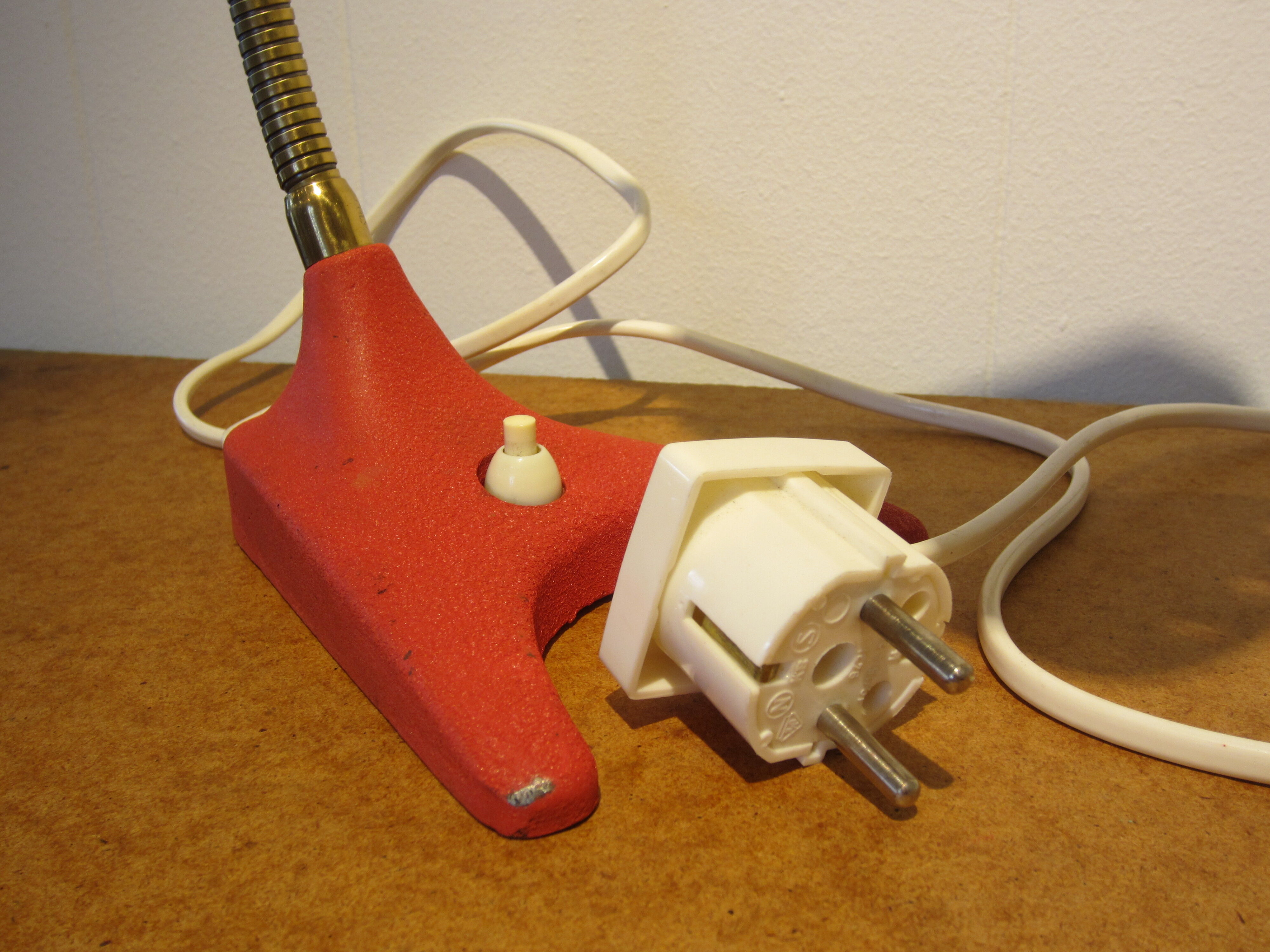 Scandinavian EWÅ articulated lamp for table or wall mounting.