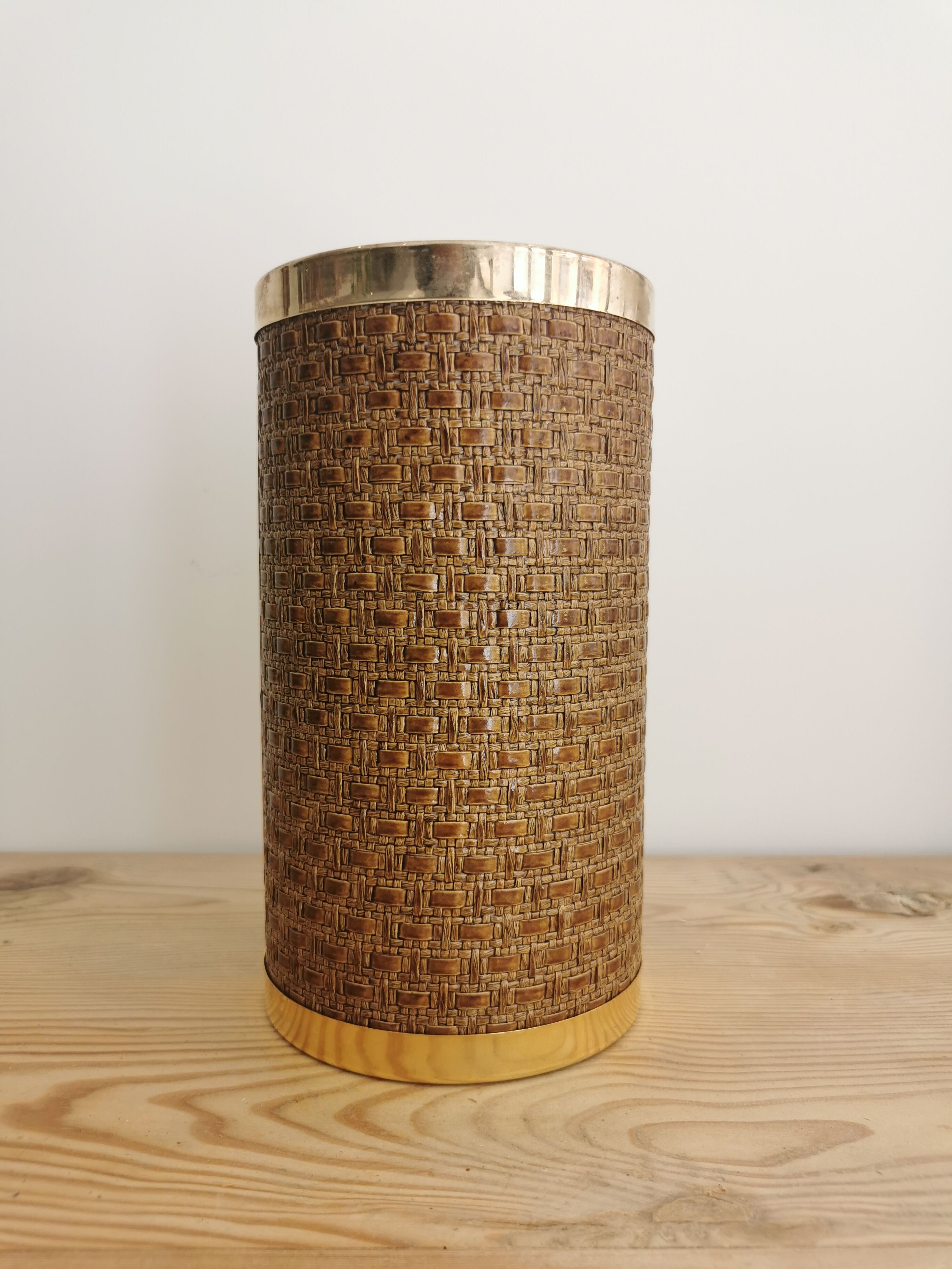 Vintage bottle refresher