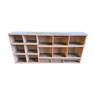 Meuble de métiers à  casiers
