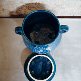 Flaming ceramic tripod pot to divert into pot cache