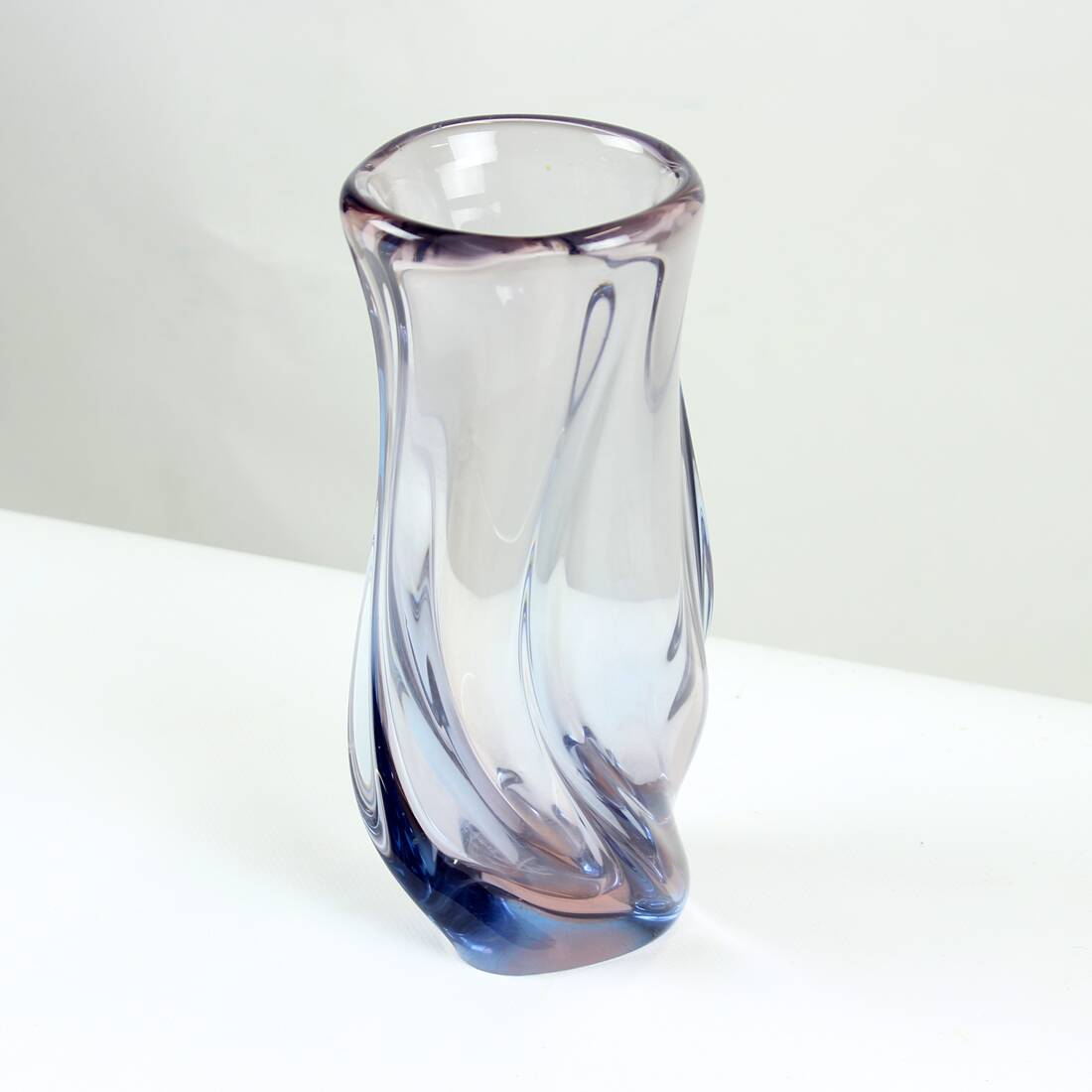 Grand vase en verre de Murano par Hospodka, Tchécoslovaquie 1960