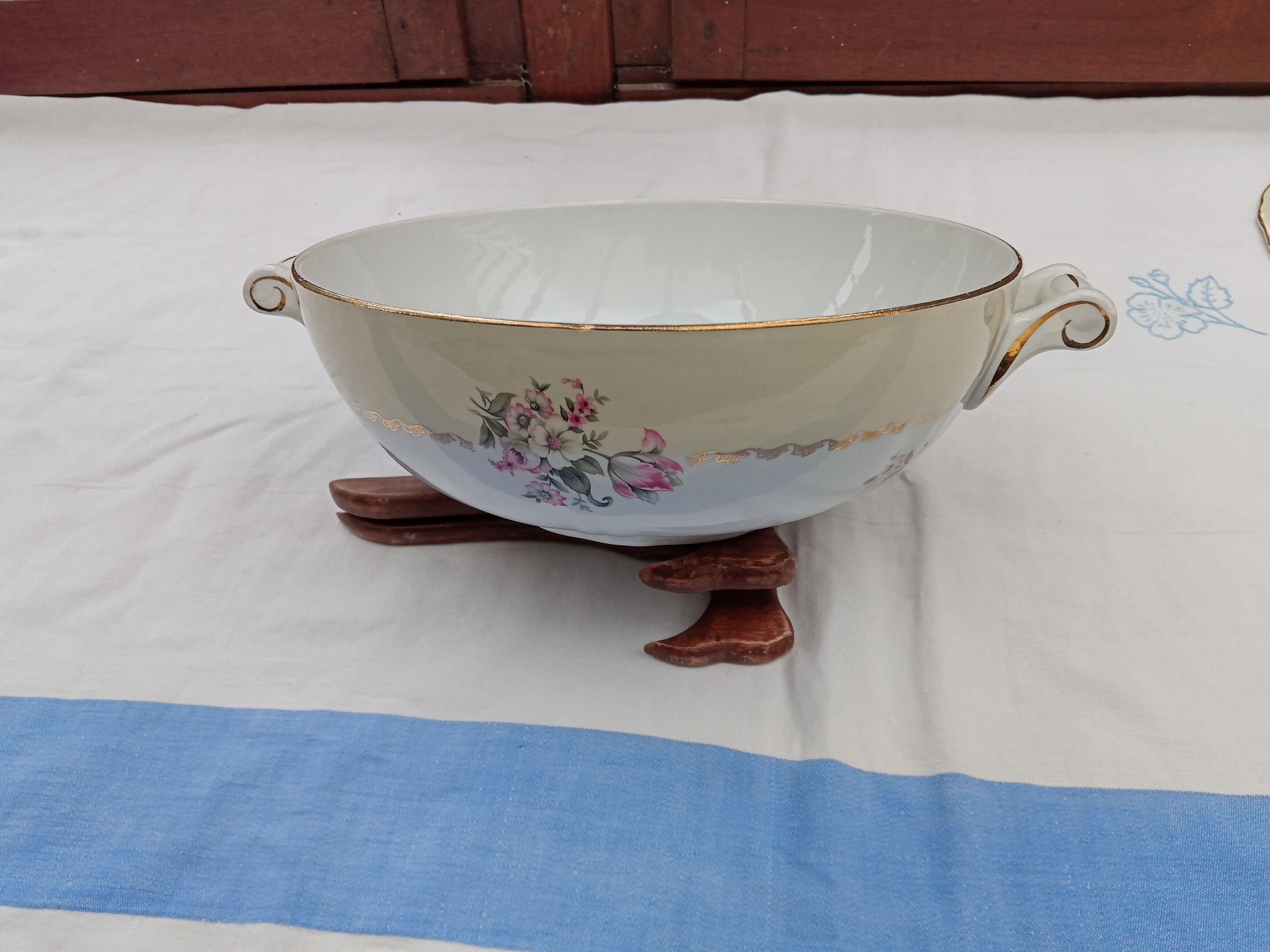 Salad bowl / Soupière L'Amandinoise