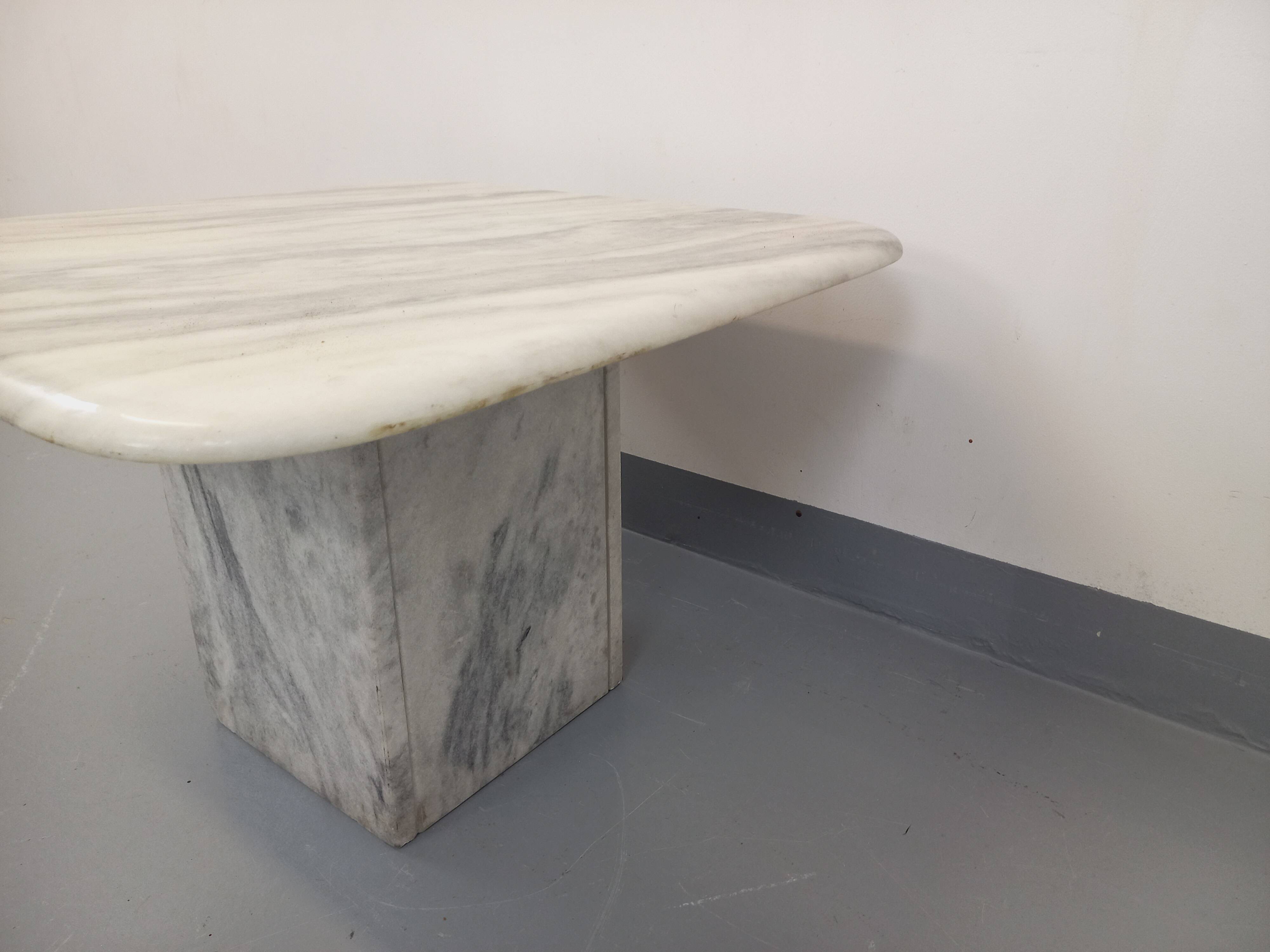 Vintage white marble coffee table from the 70s