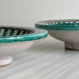 2 plats anciens artisanaux en céramique, assiettes colorées