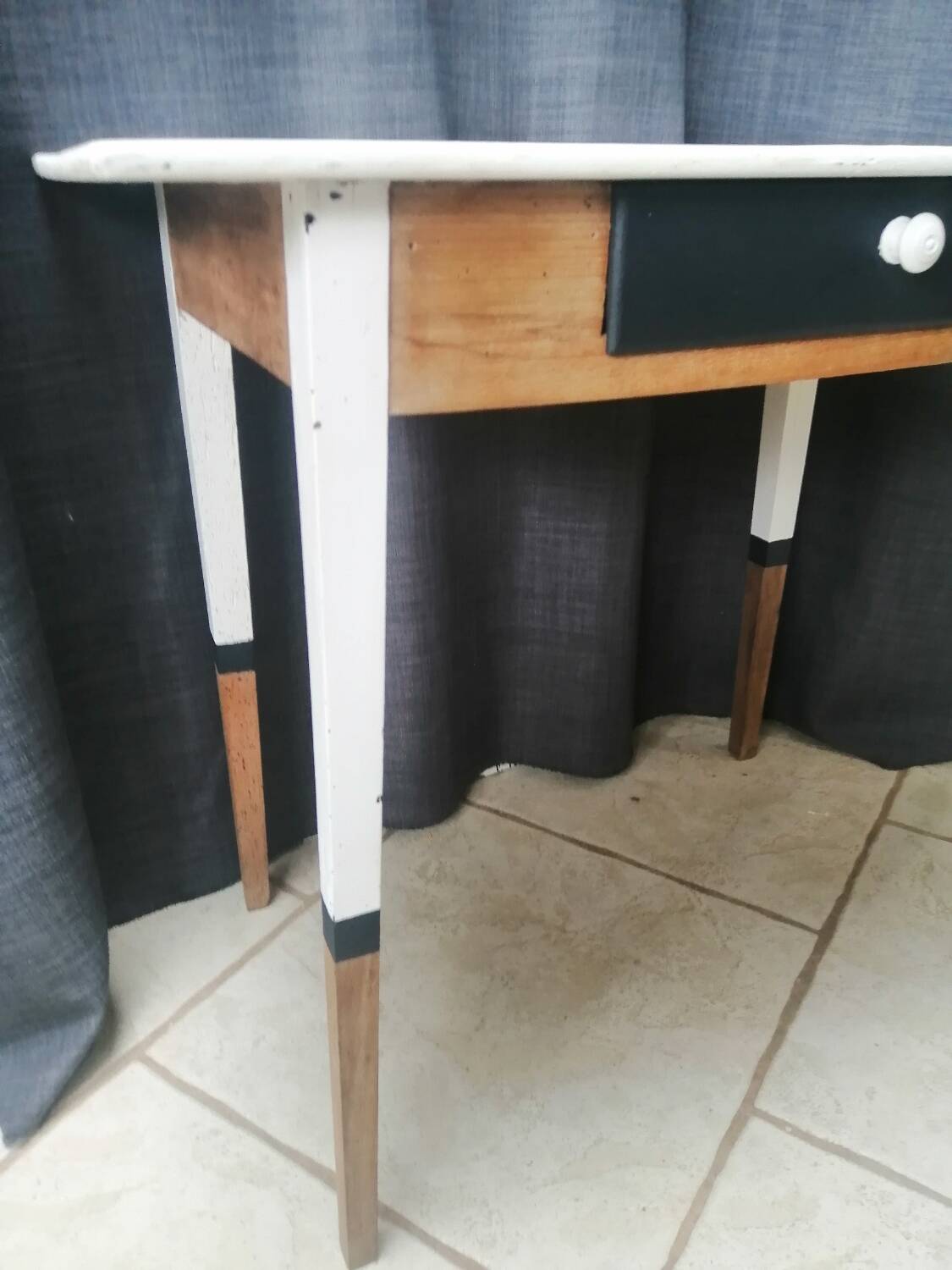 Buren style desk