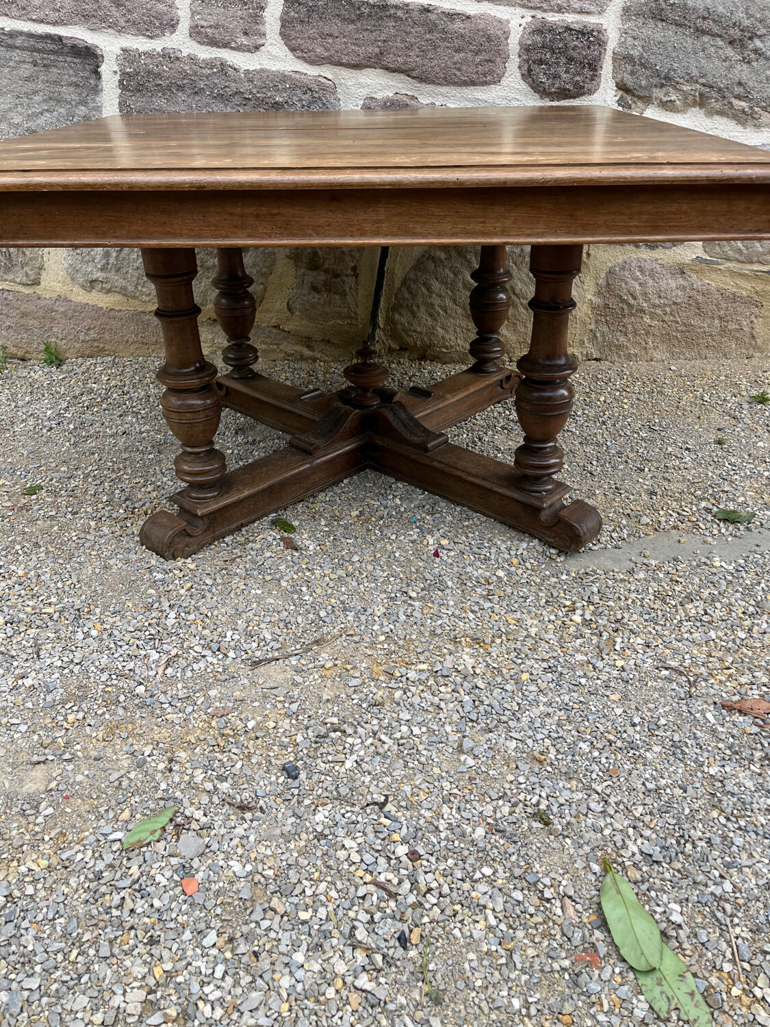 Table Henri ll