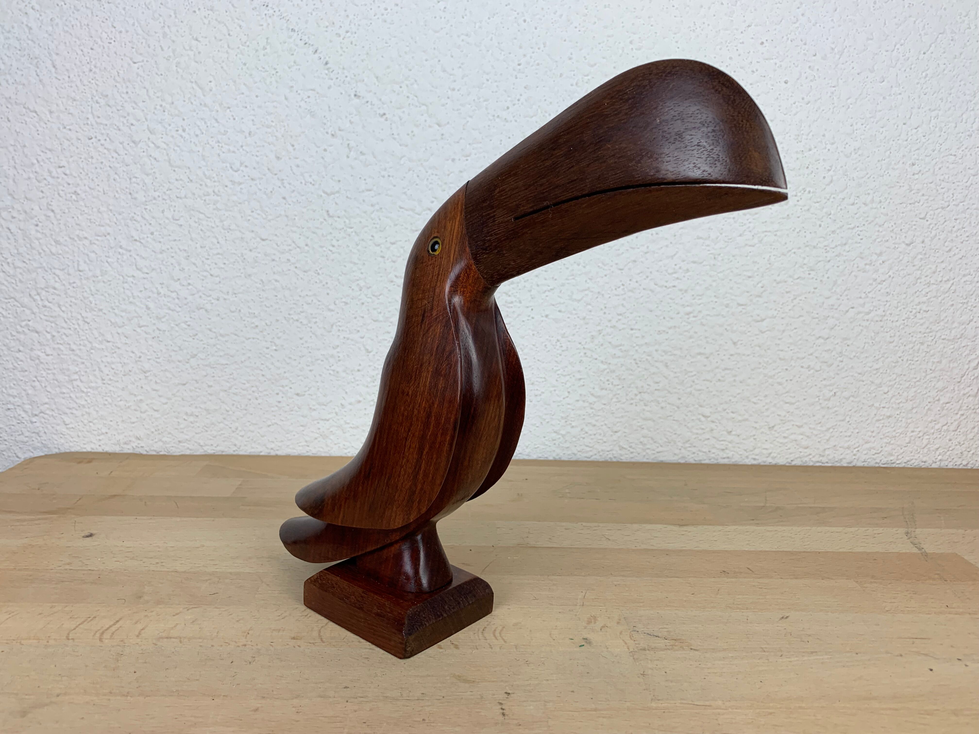 Letter door toucan Scandinavian wood sculpture
