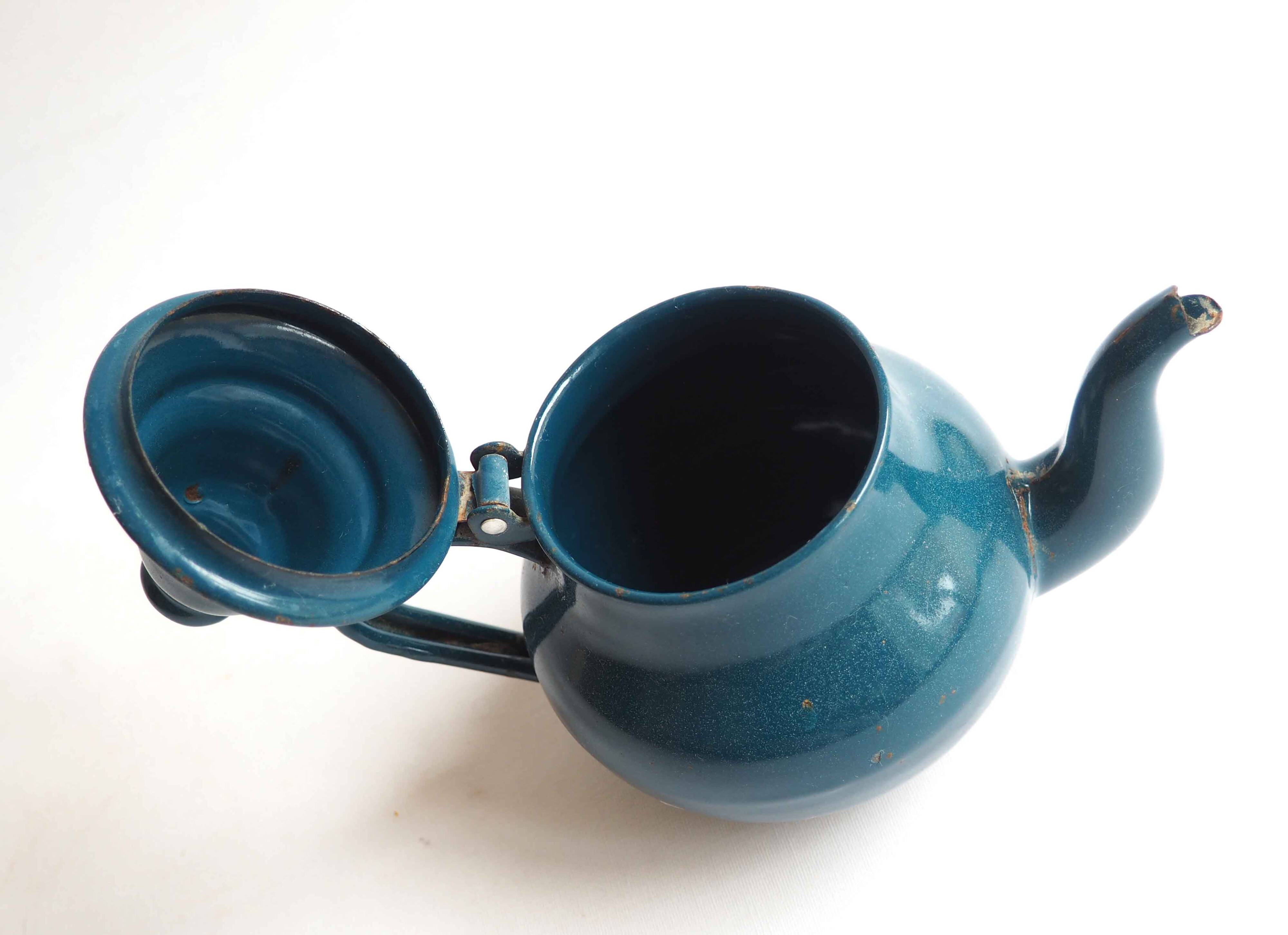 Enameled sheet metal teapot