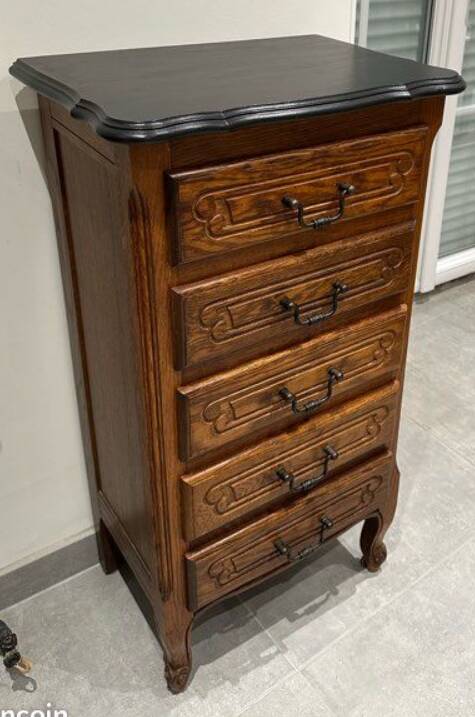 Carved weekly commode