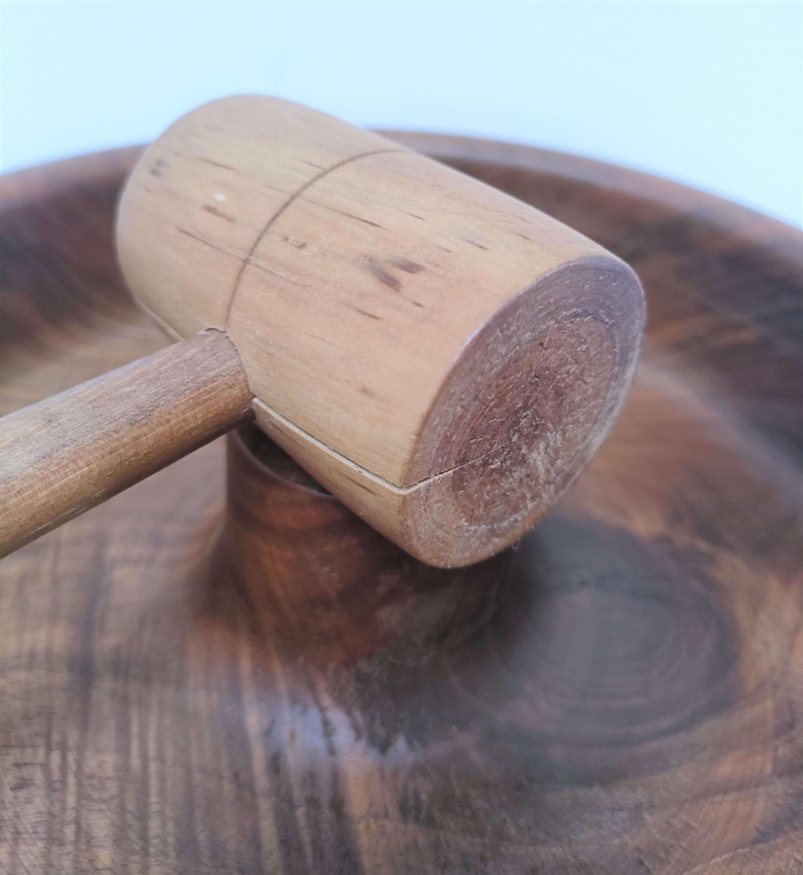 Nutcracker in solid wood and its mallet