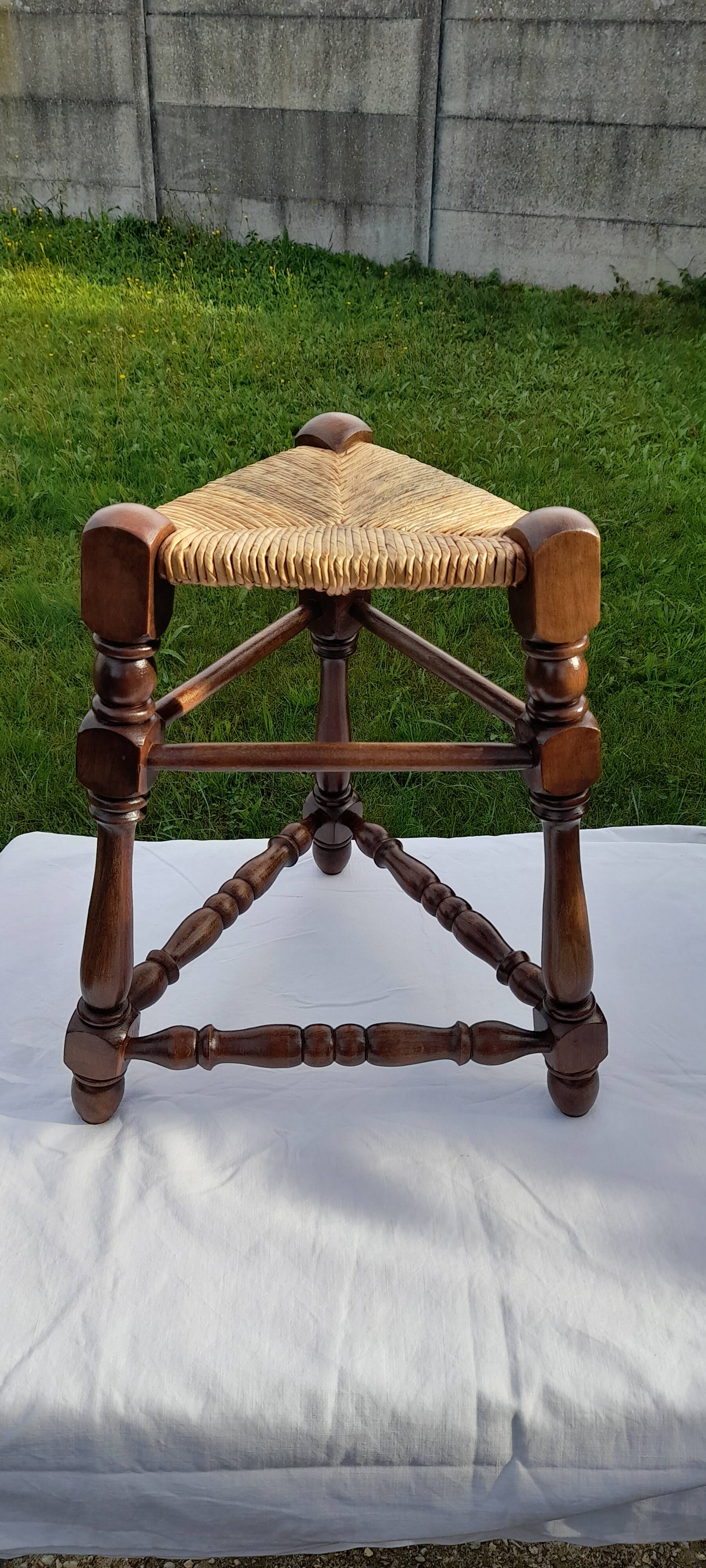 Straw and wooden triangle tripod stool H 47 cm