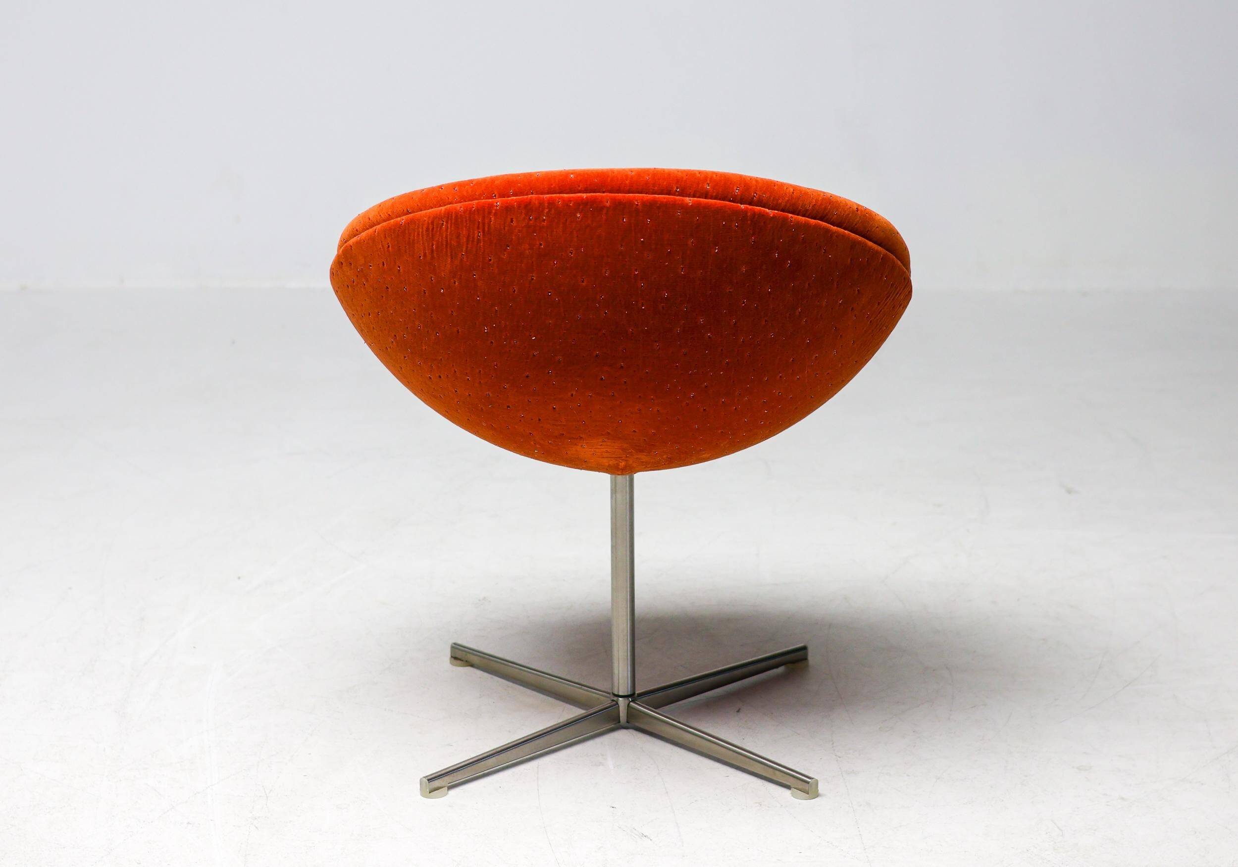 Unique chairs Tramontana Jade and Ember Velvet Verner Panton C1