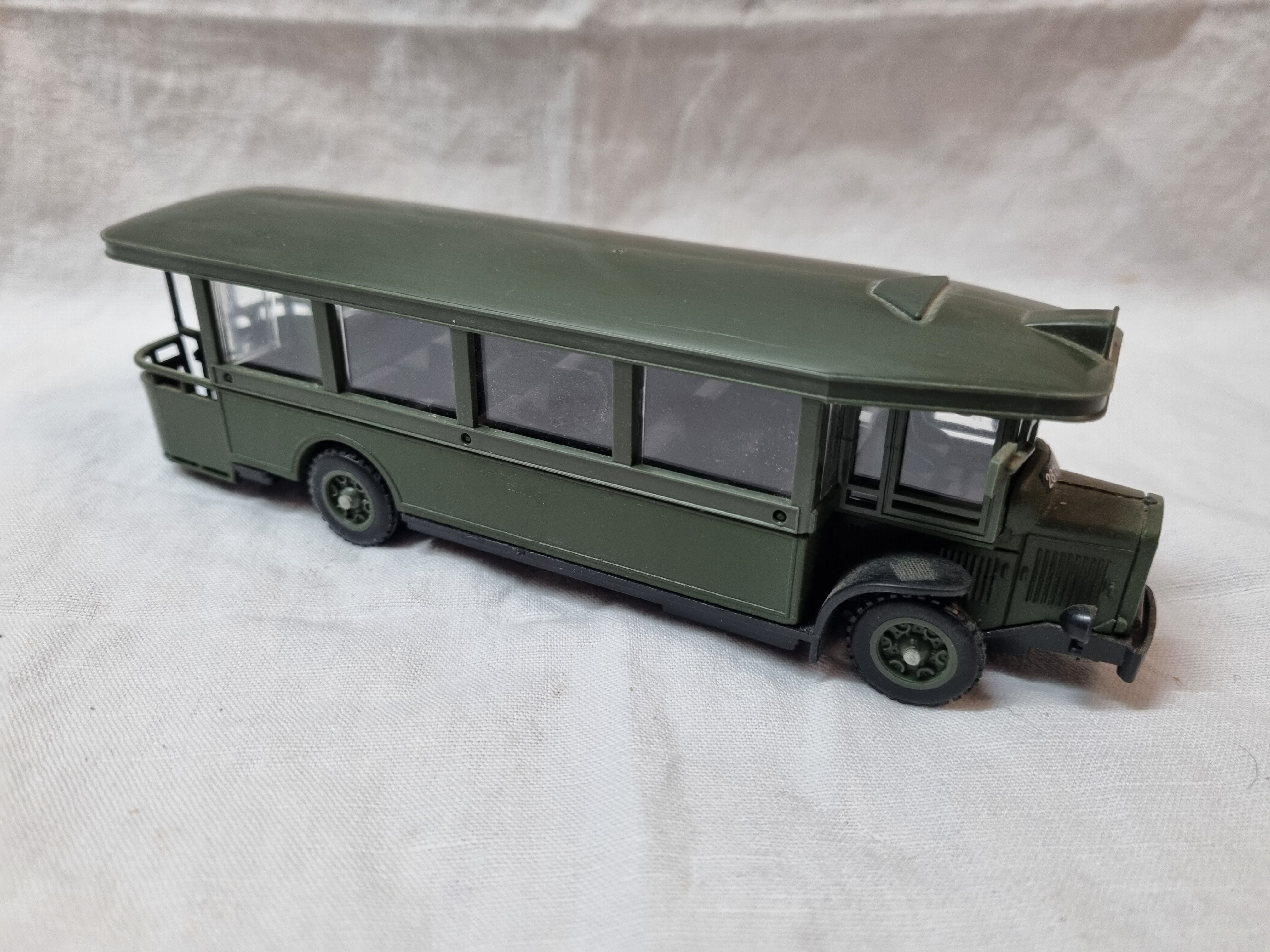 Renault bus, model 1934, Solido