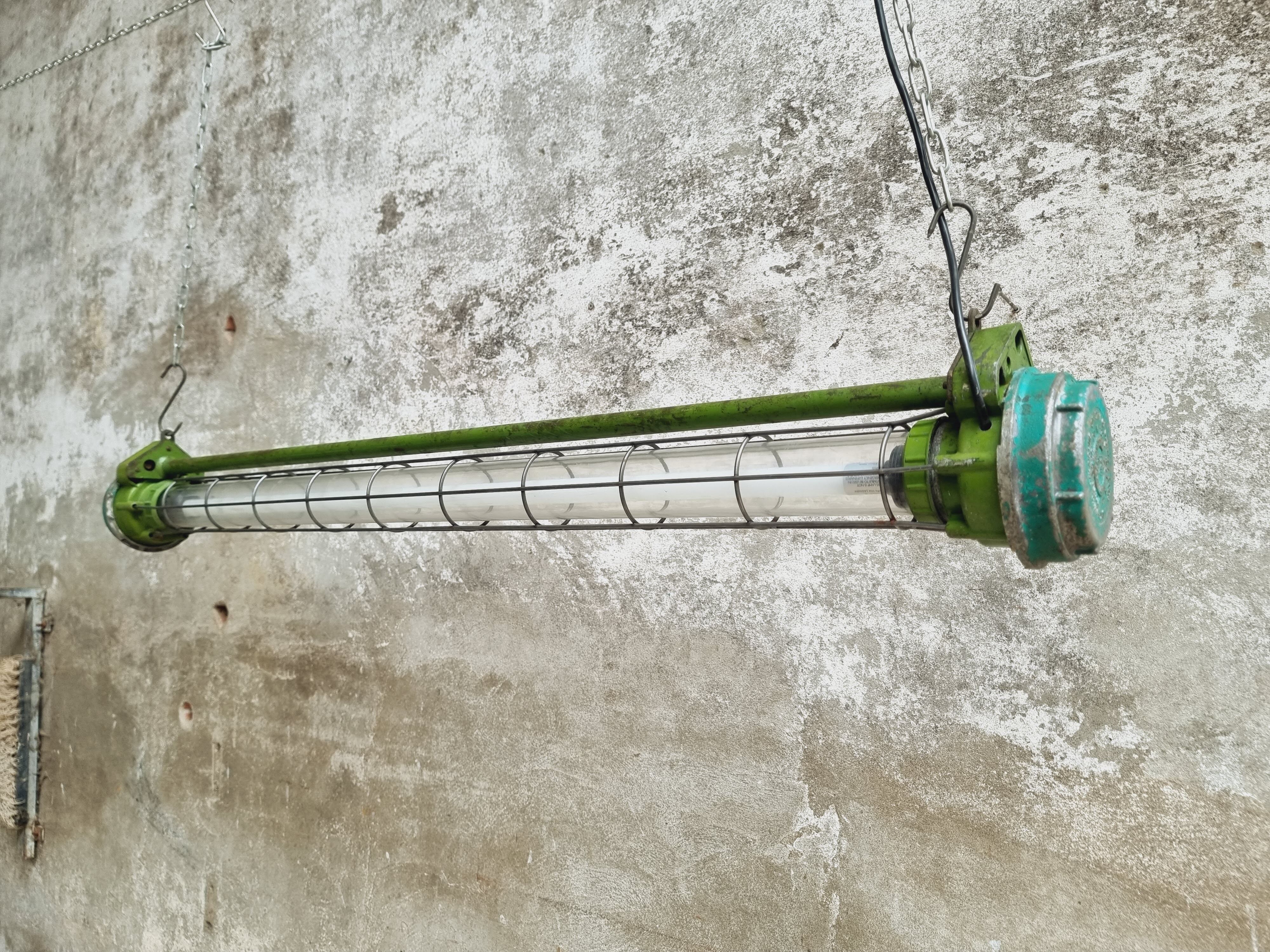 Lampe minière 147 cm de long