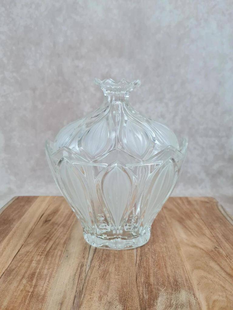 Vintage frosted glass bonbonnière – floral decoration