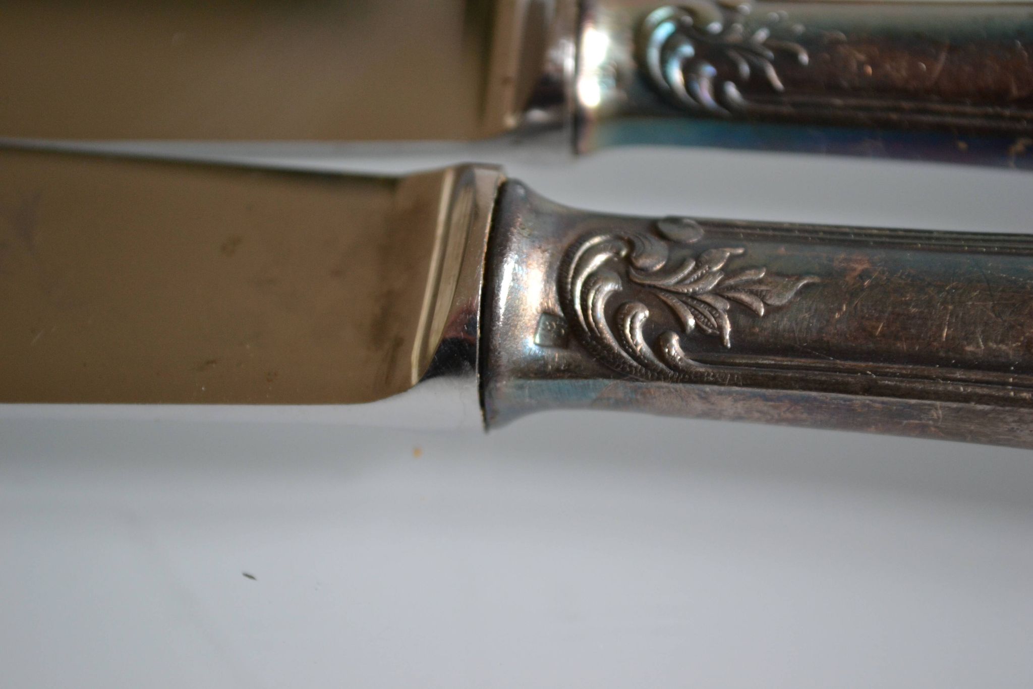 24 TABLE & DESSERT KNIVES SILVER METAL GOLDFORFER FRIONNET FRANCOIS LOUIS XV