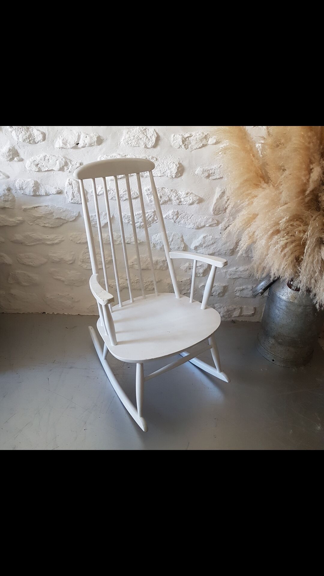 White vintage rocking-chair